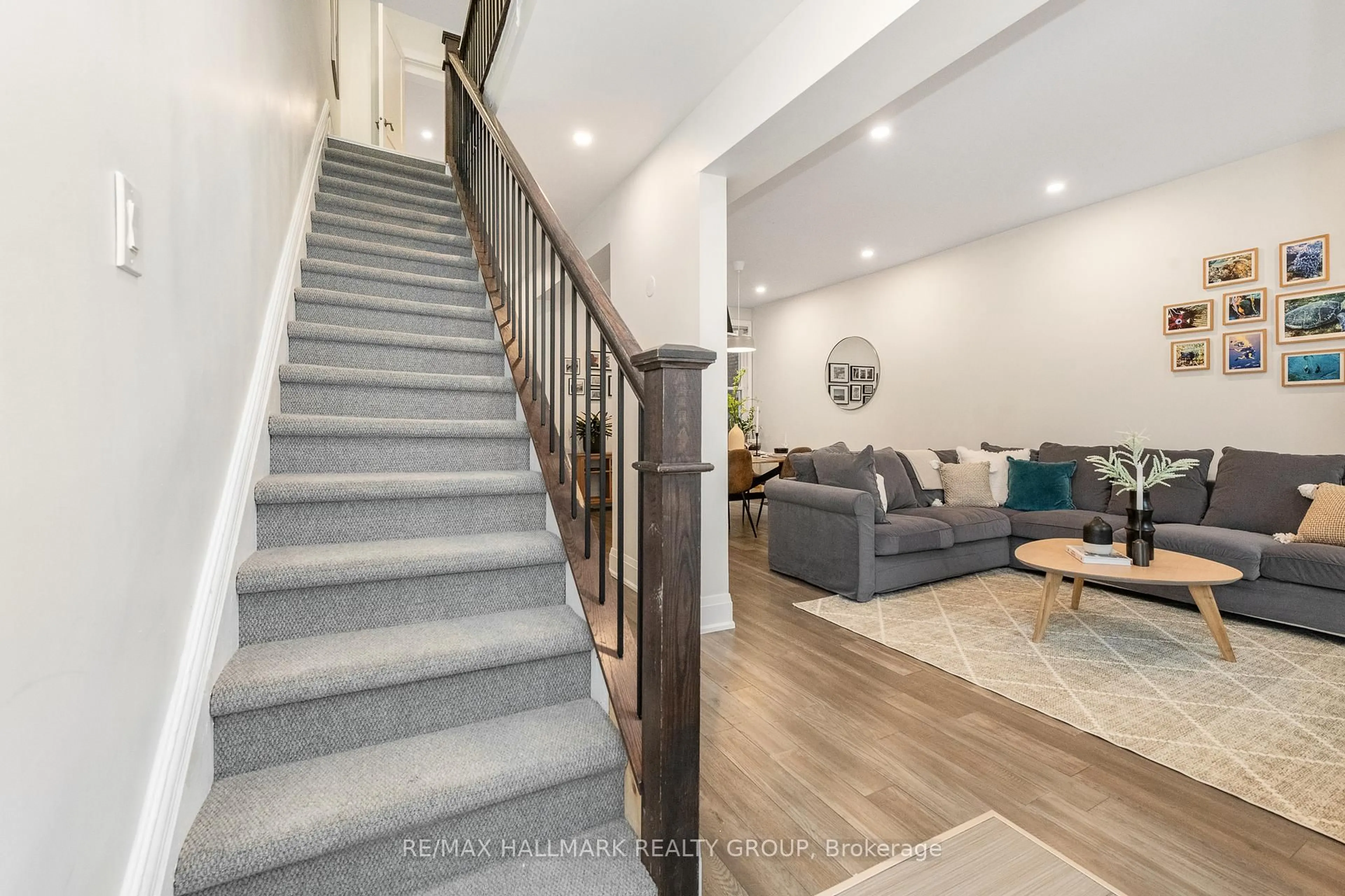 Stairs for 183 Pretoria Ave, Ottawa Ontario K1S 1X1