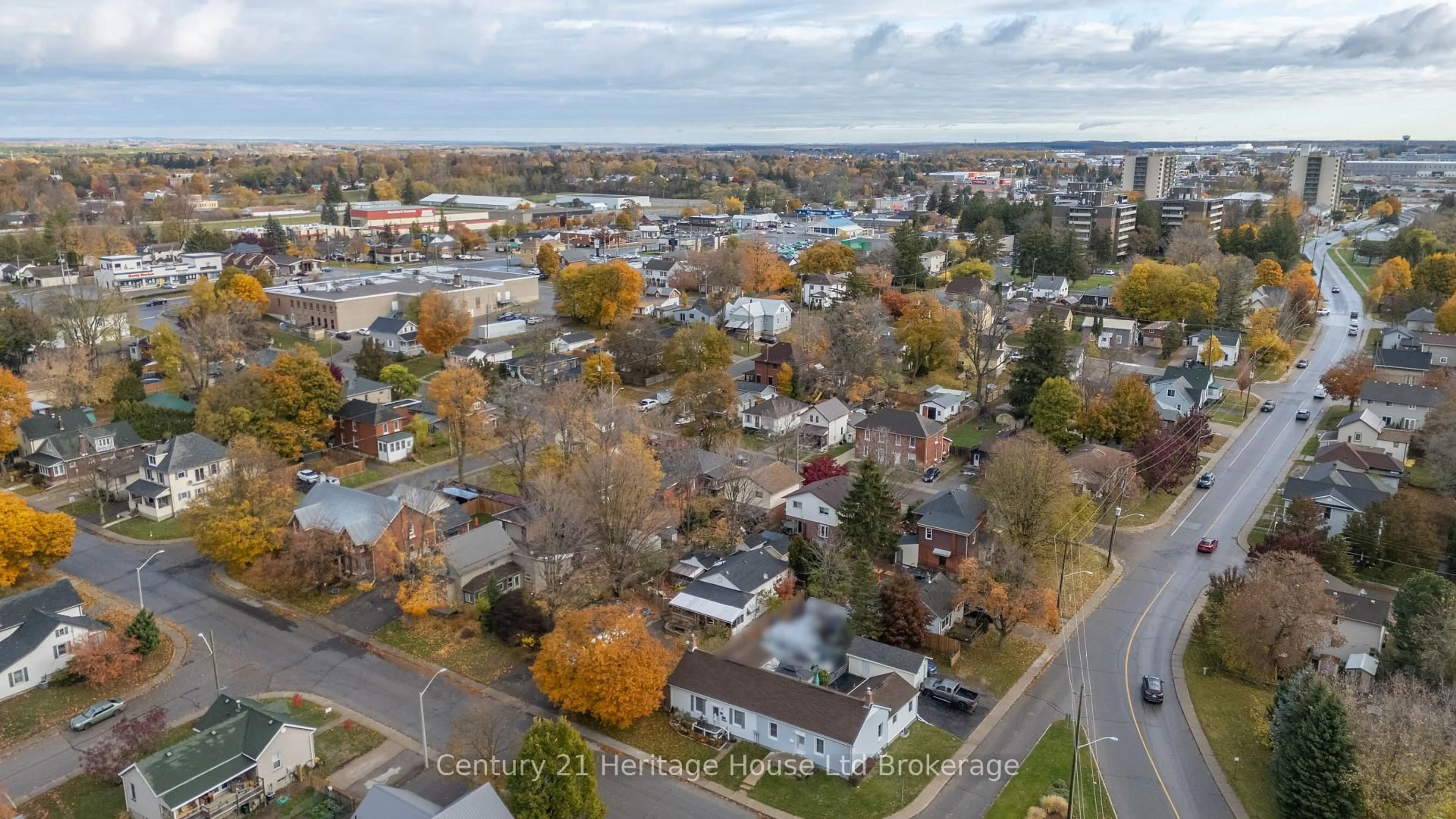 A pic from outside/outdoor area/front of a property/back of a property/a pic from drone, unknown for 59 Norwich Ave, Woodstock Ontario N4S 3V1