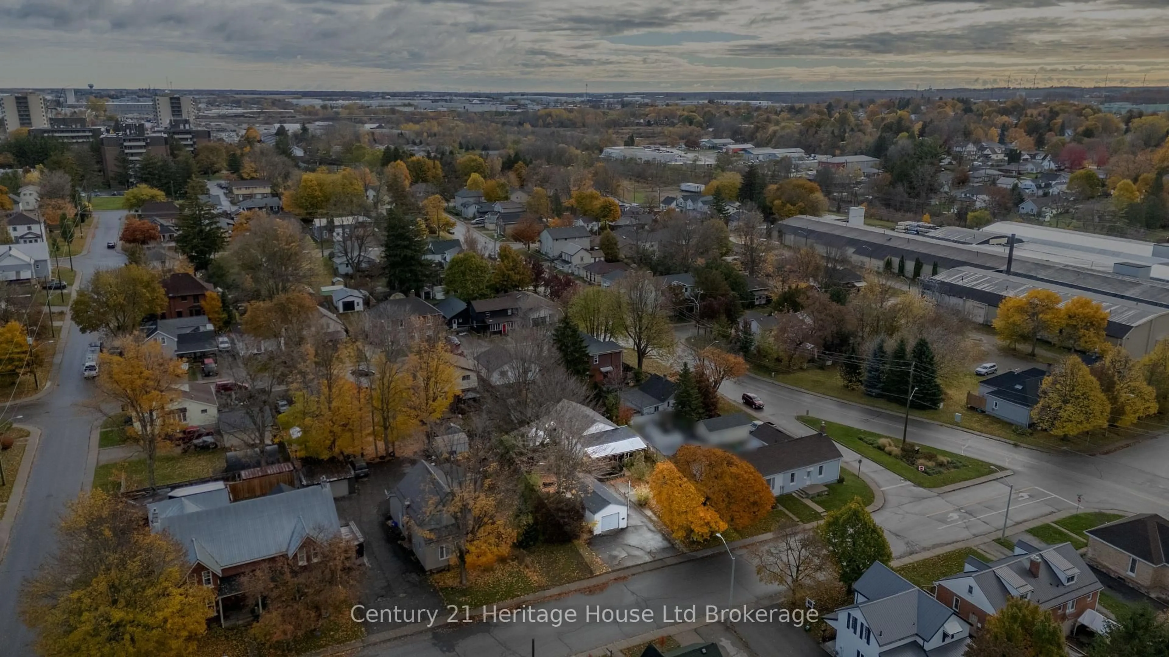 A pic from outside/outdoor area/front of a property/back of a property/a pic from drone, city buildings view from balcony for 59 Norwich Ave, Woodstock Ontario N4S 3V1