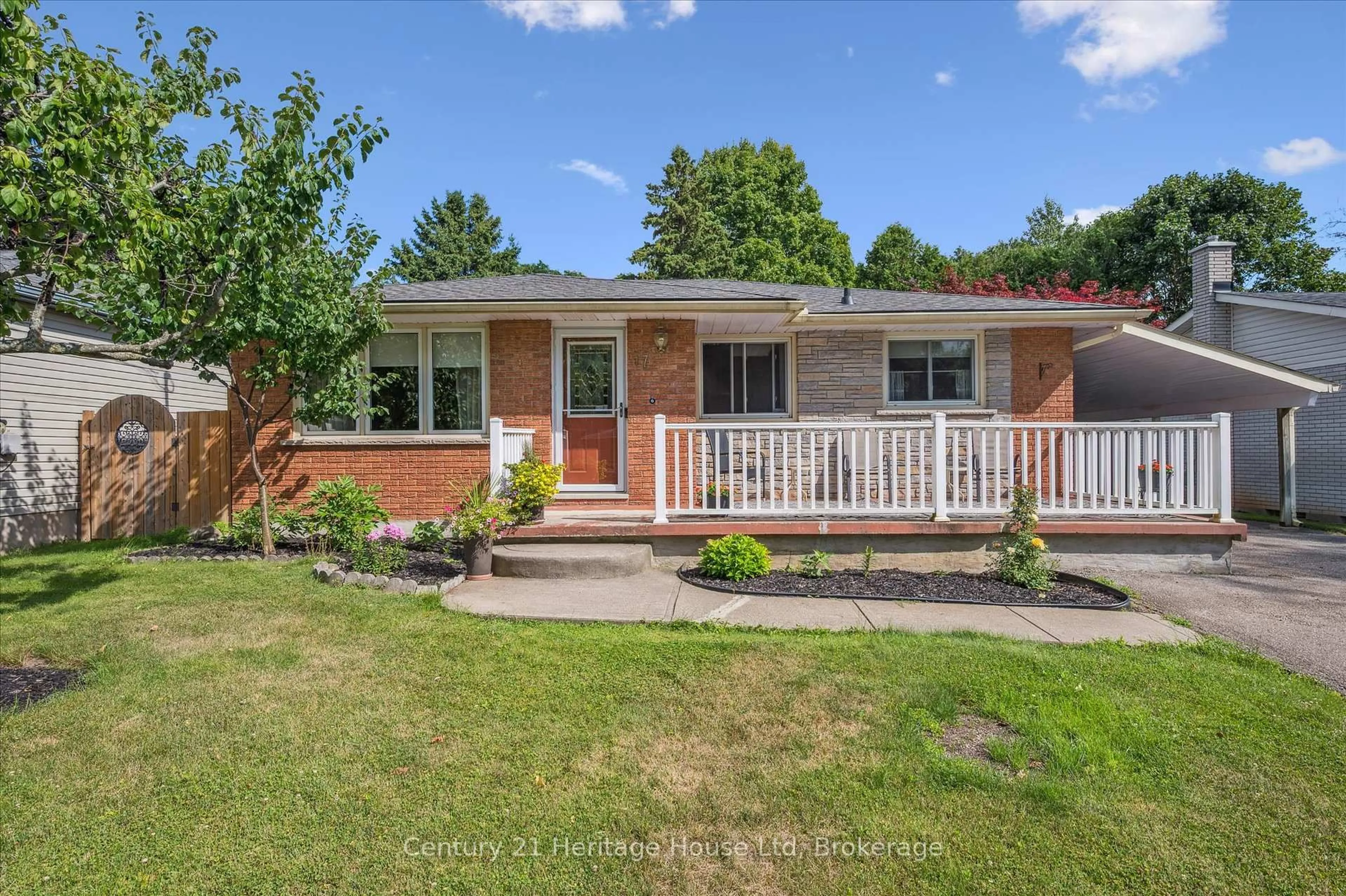 Home with brick exterior material, street for 17 Dalebrook Pl, Guelph Ontario N1E 1A7