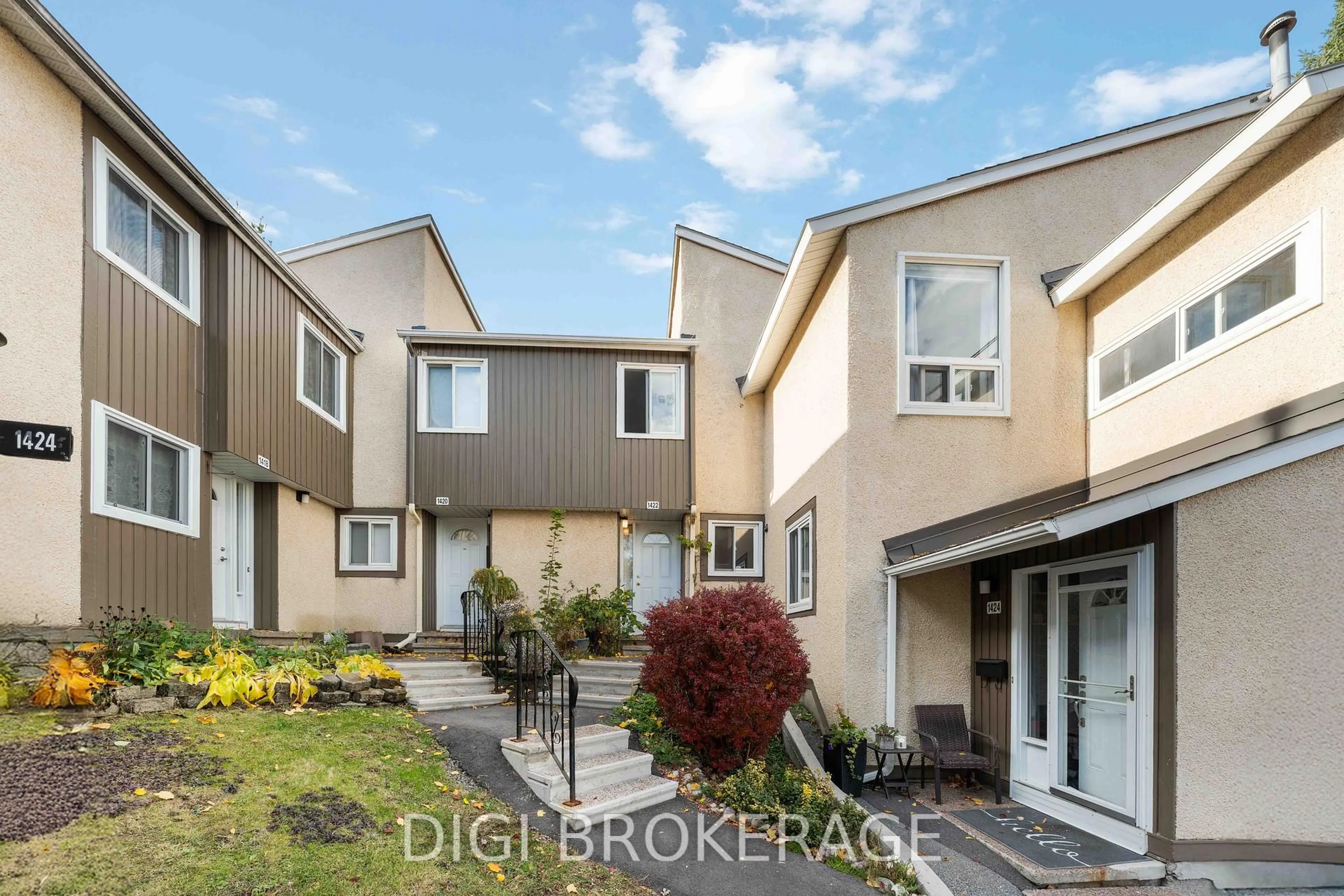 A pic from outside/outdoor area/front of a property/back of a property/a pic from drone, street for 1422 Lassiter Terr, Ottawa Ontario K1J 8N3