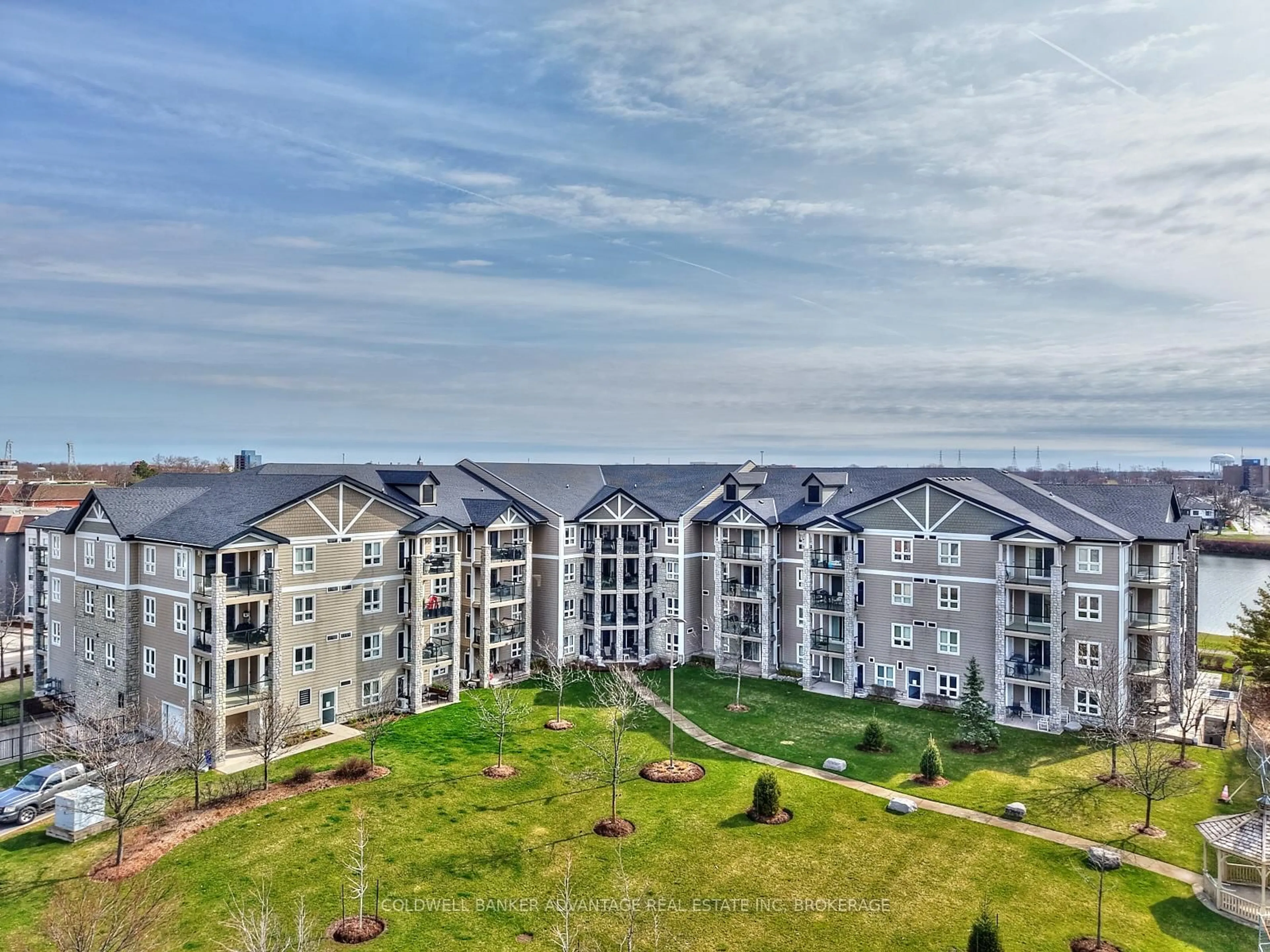 A pic from outside/outdoor area/front of a property/back of a property/a pic from drone, unknown for 330 Prince Charles Dr #1204, Welland Ontario L3C 7B3