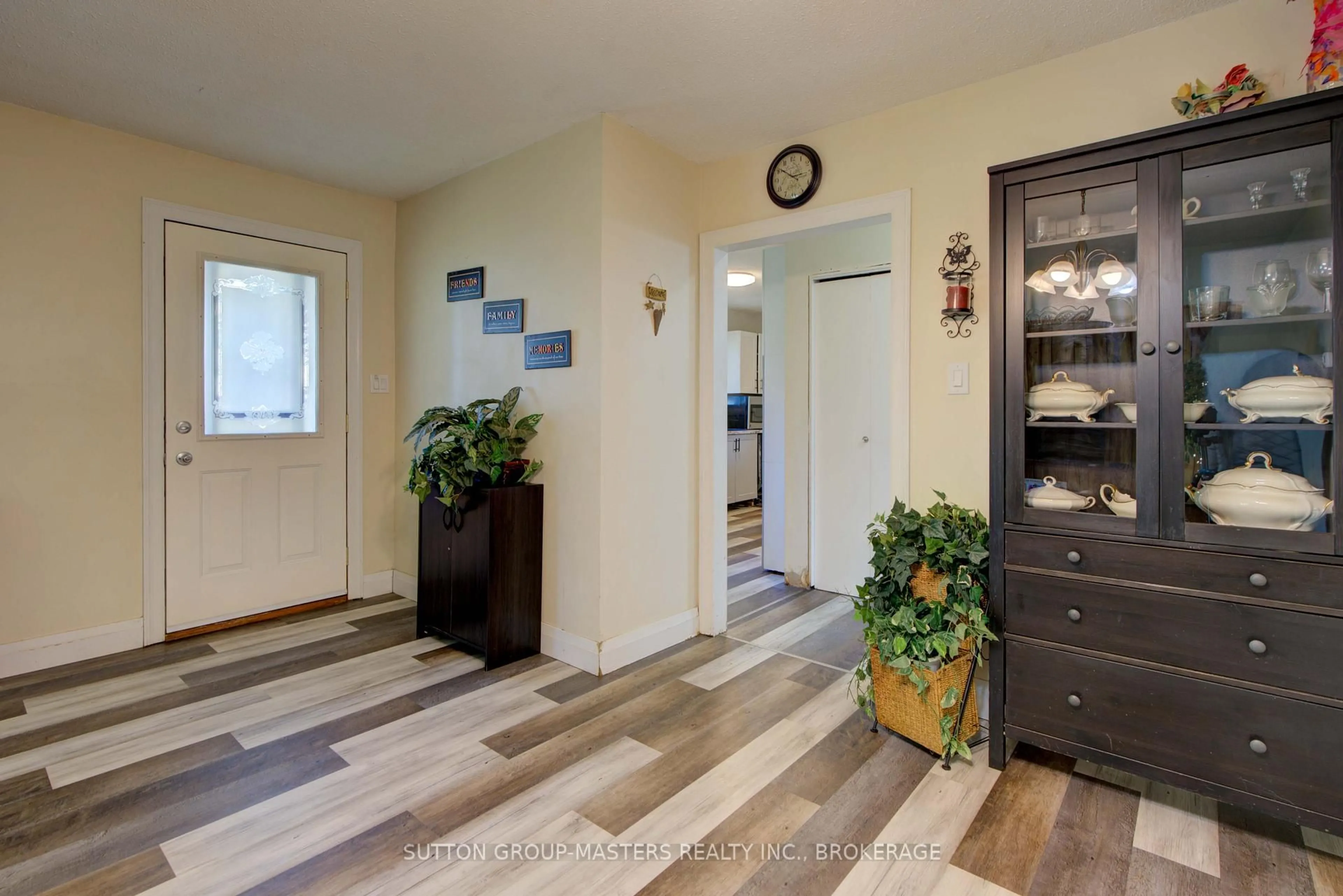 Indoor entryway for 4071 Colebrook Rd, Harrowsmith Ontario K0H 1V0