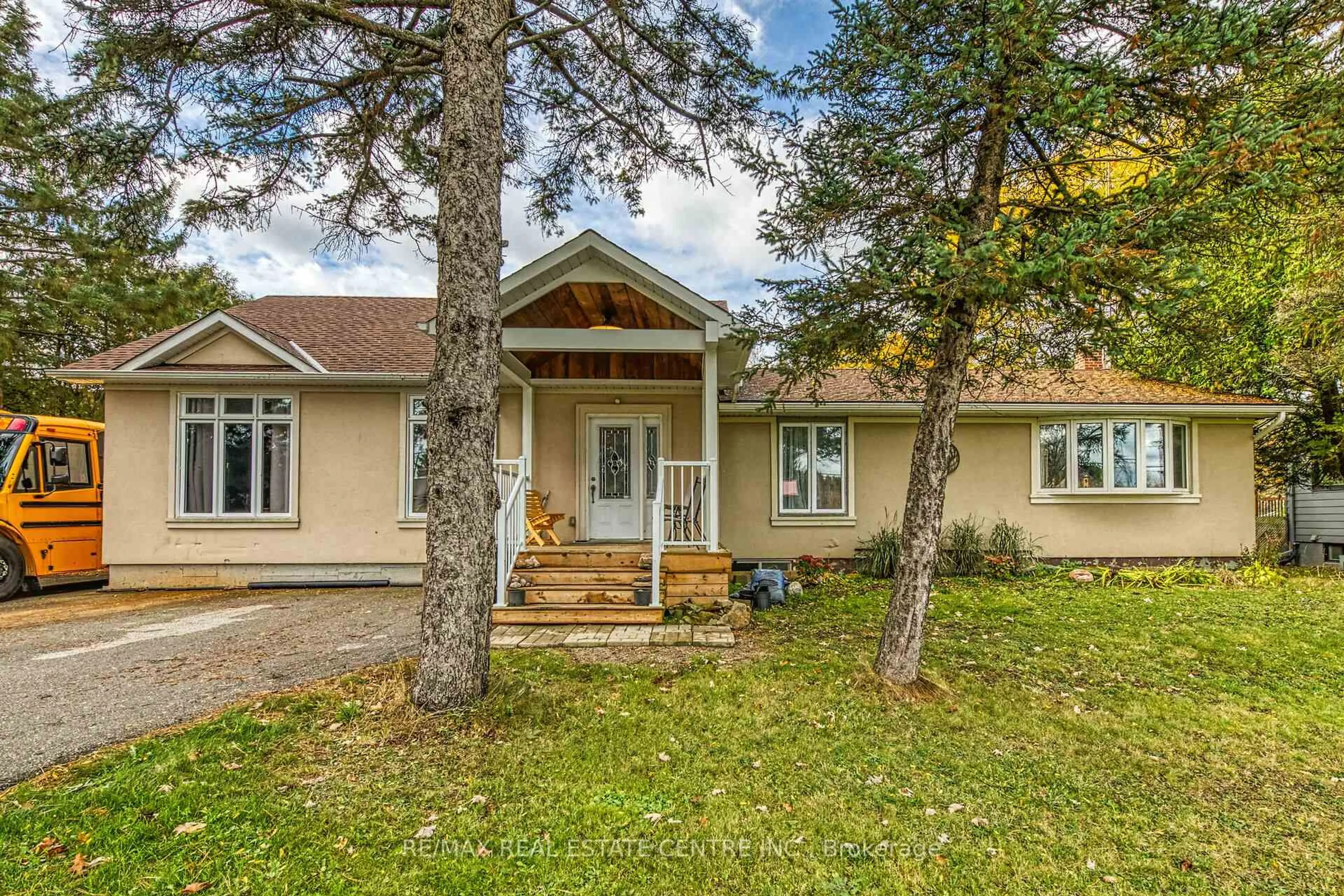 Home with vinyl exterior material, street for 1413 Edgewood Rd, Hamilton Ontario L8N 2Z7