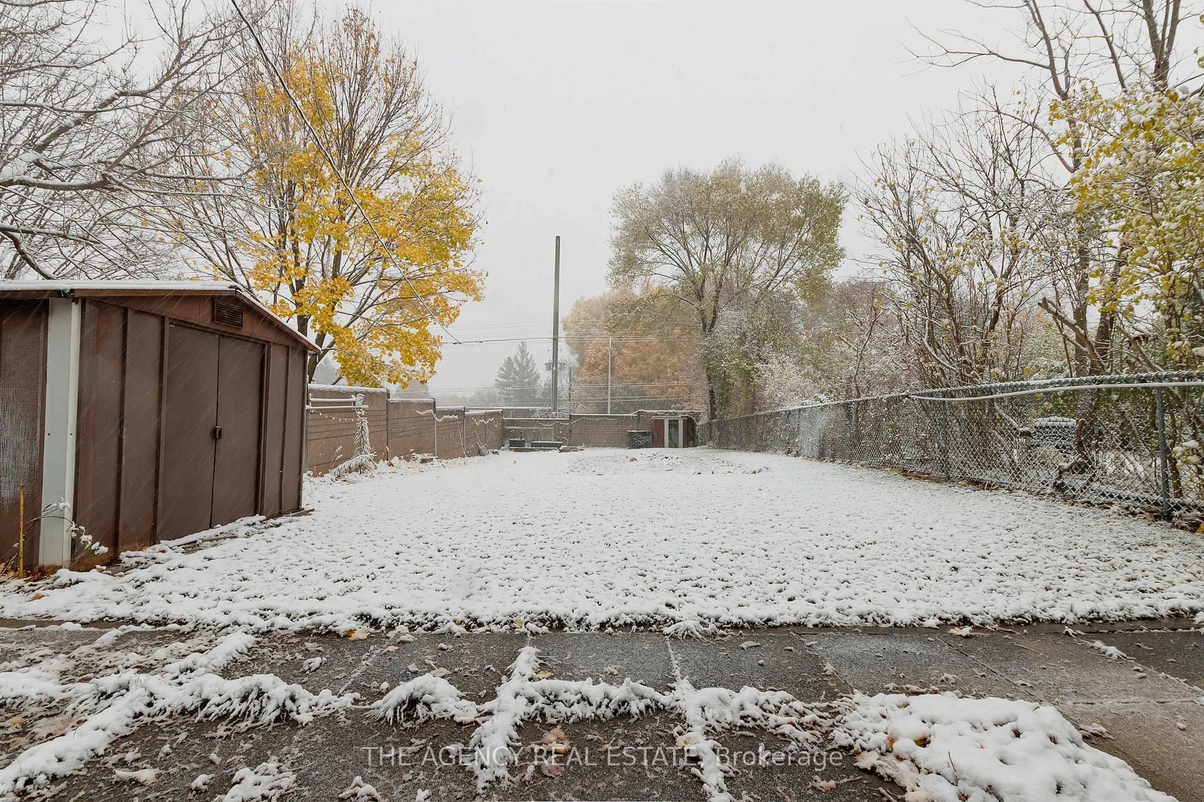 Patio, street for 26A Sumner Rd, London South Ontario N5Z 3Y7