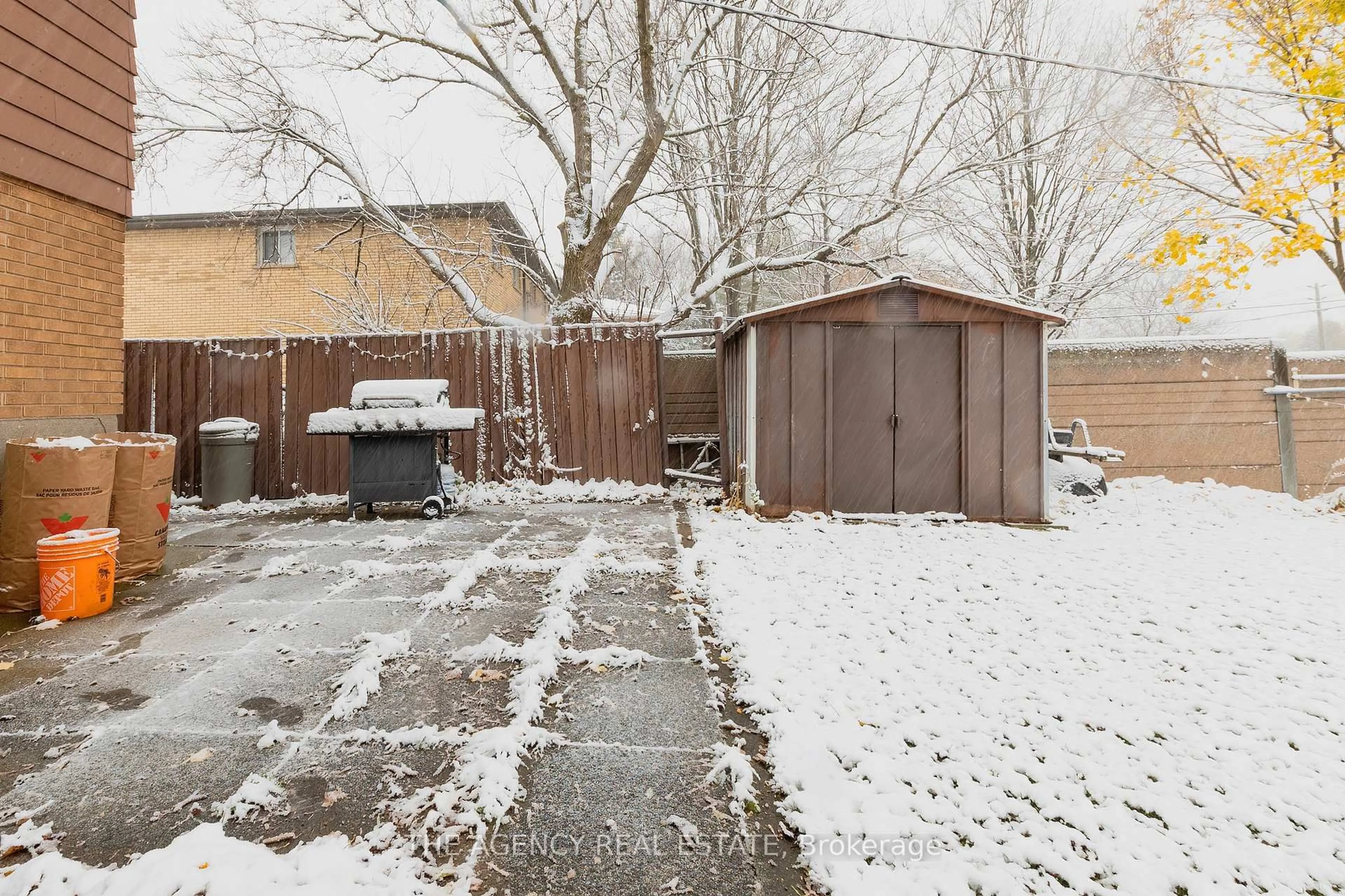 Shed for 26A Sumner Rd, London South Ontario N5Z 3Y7