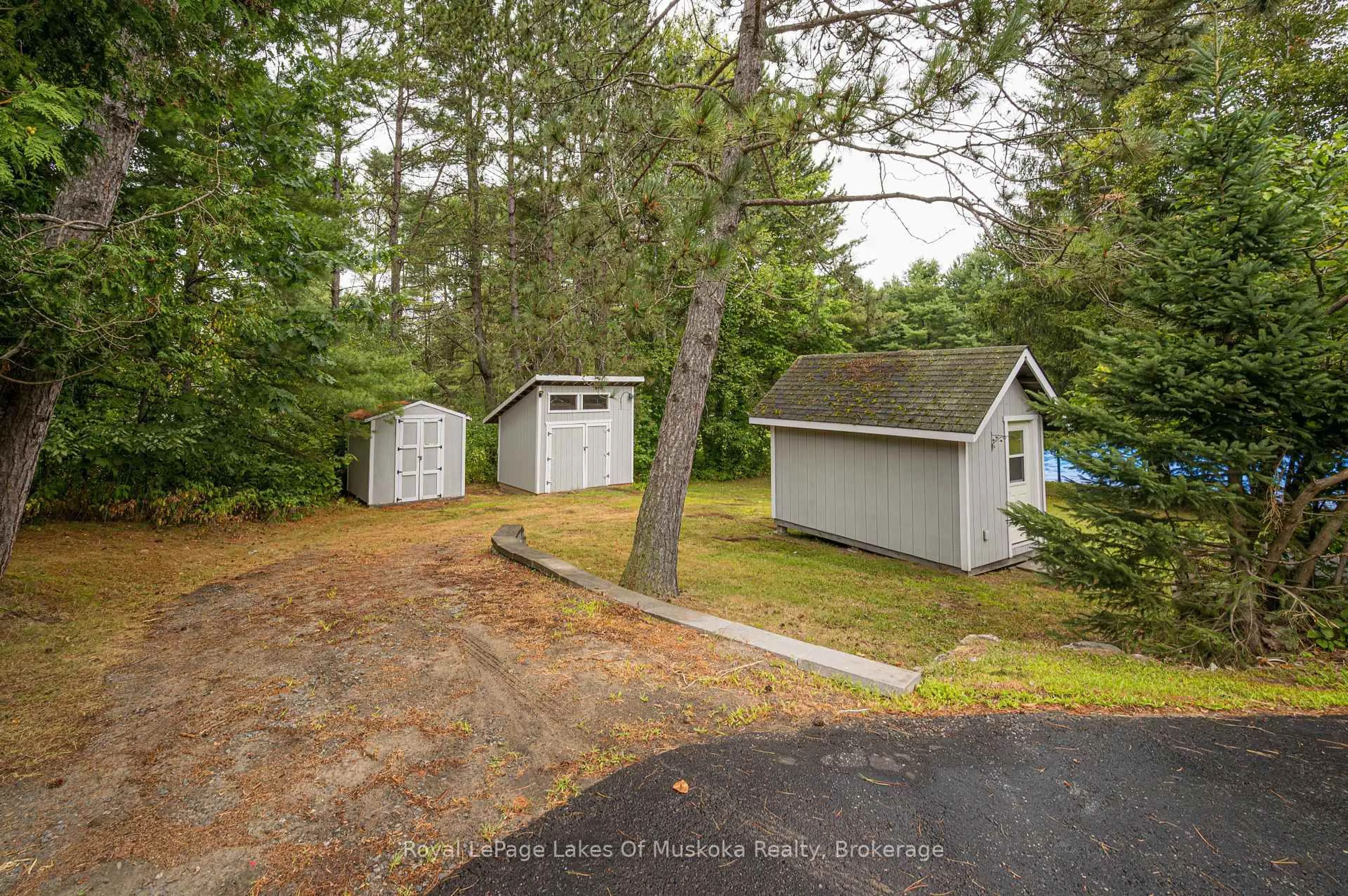 Shed for 574 Ravenscliffe Rd, Huntsville Ontario P1H 1N5