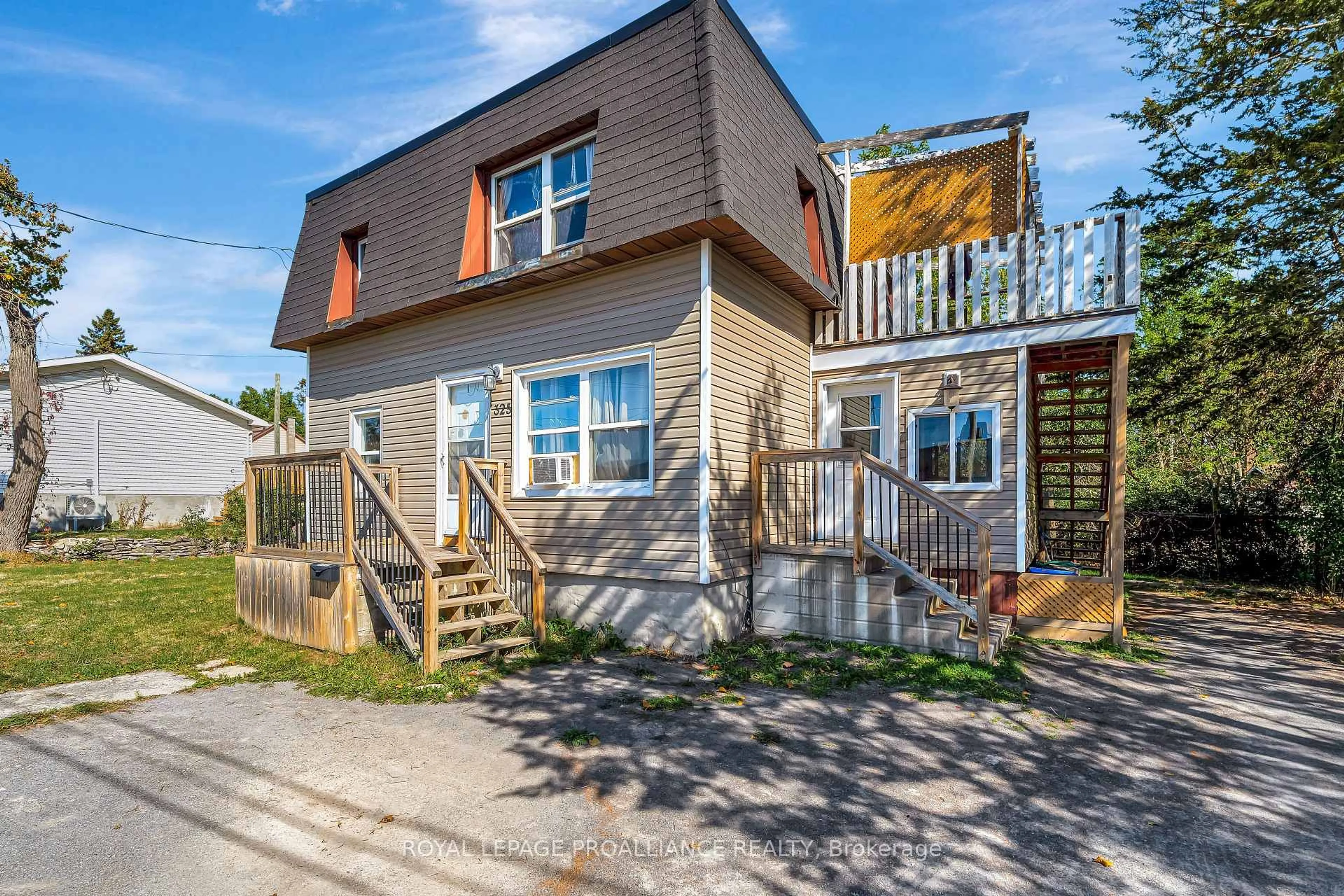 Unknown for 325 Sidney St, Belleville Ontario K8P 3Z5