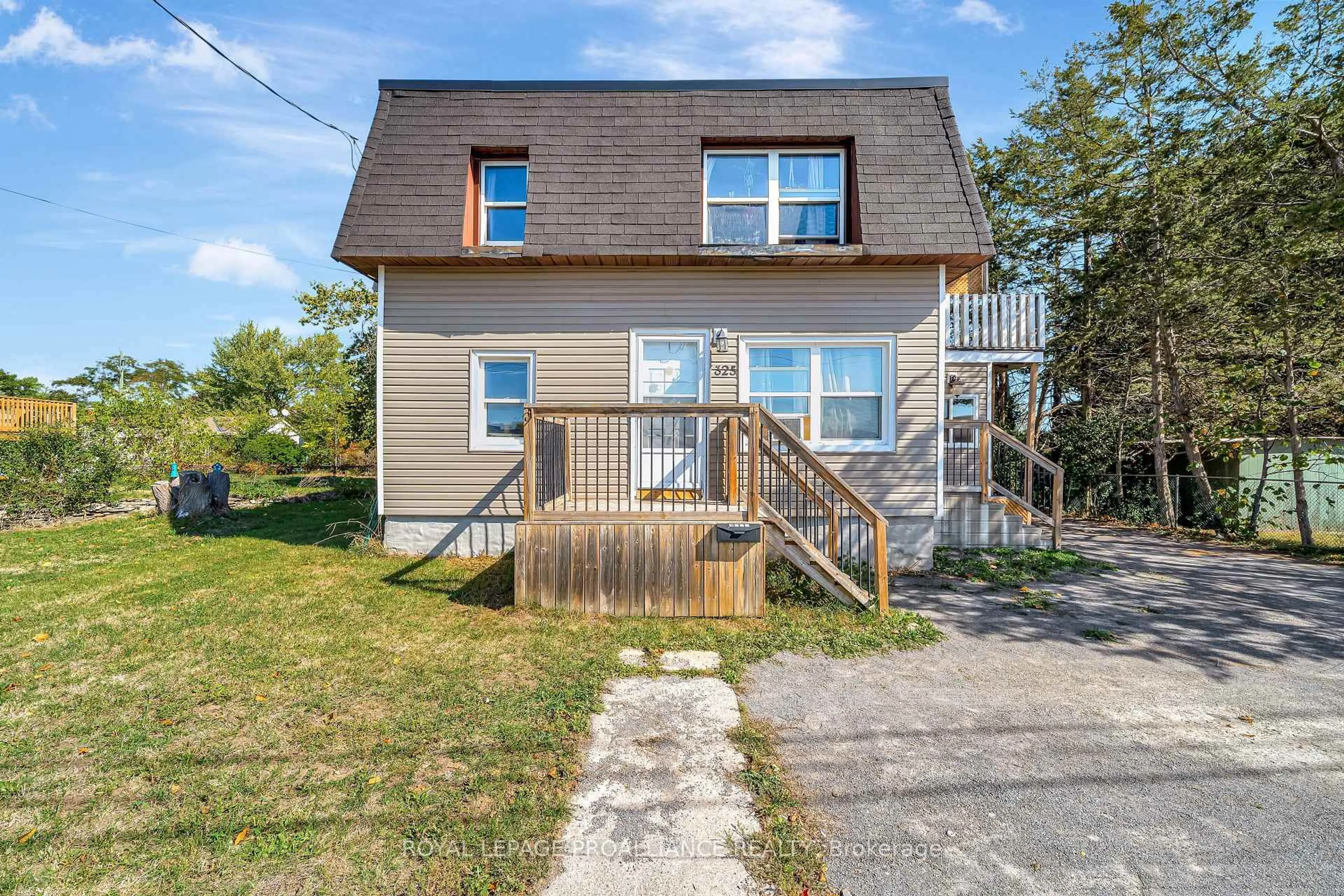 Unknown for 325 Sidney St, Belleville Ontario K8P 3Z5