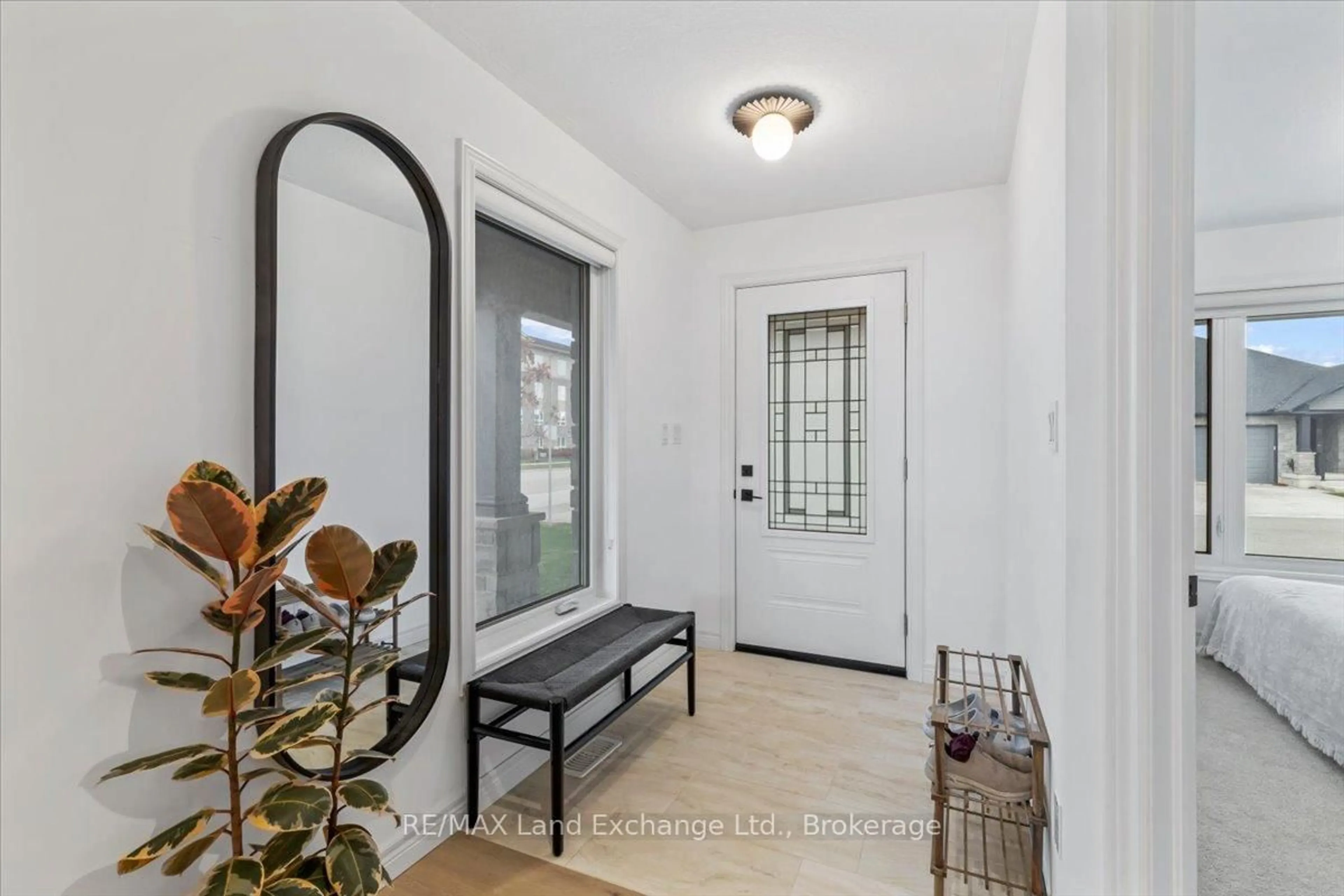 Indoor entryway for 560 Devonshire Rd #23, Saugeen Shores Ontario N0H 2C3