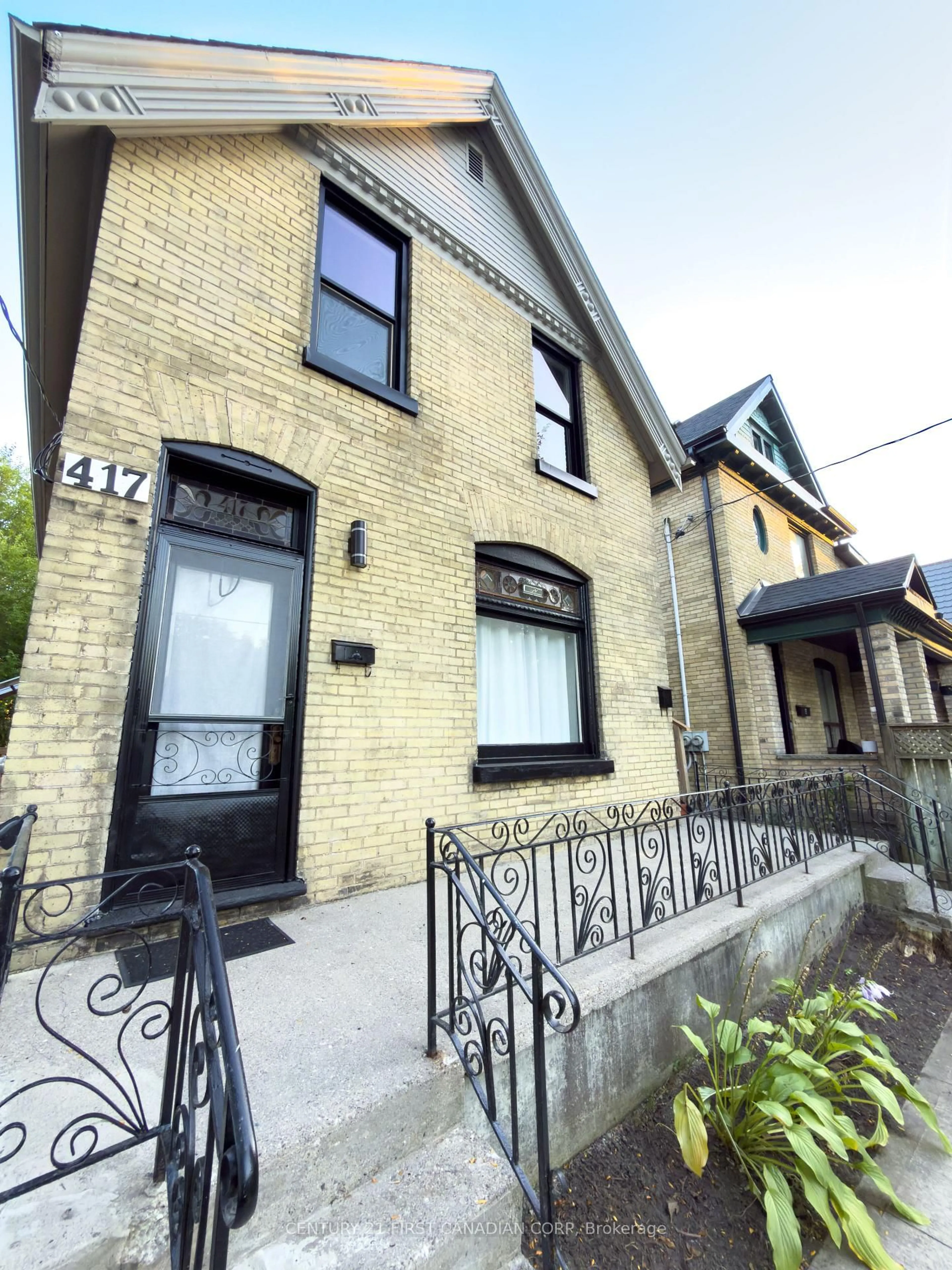 Unknown for 417 Grey St, London East Ontario N6B 1H1