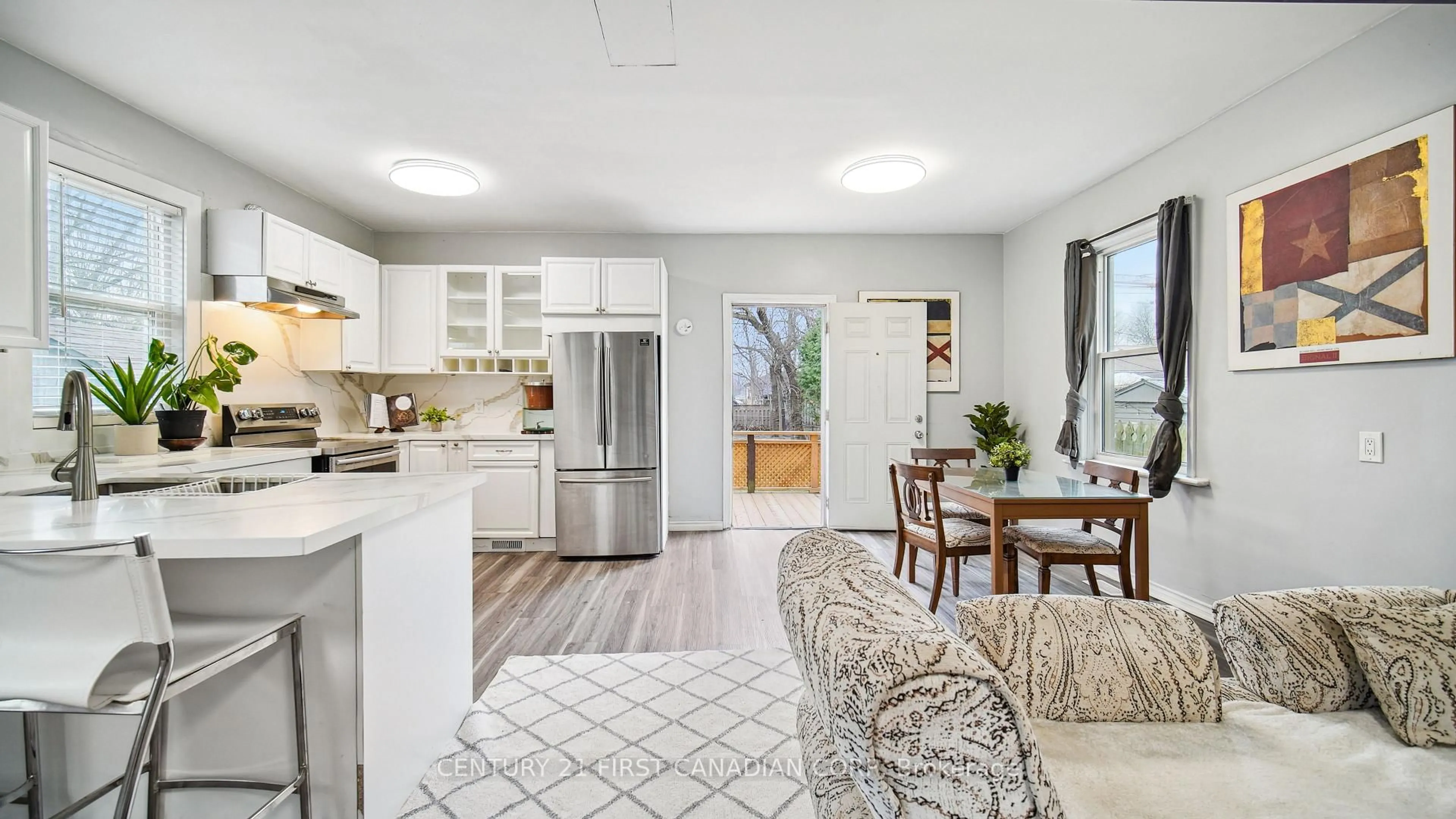 Open concept kitchen, ceramic/tile floor for 417 Grey St, London East Ontario N6B 1H1