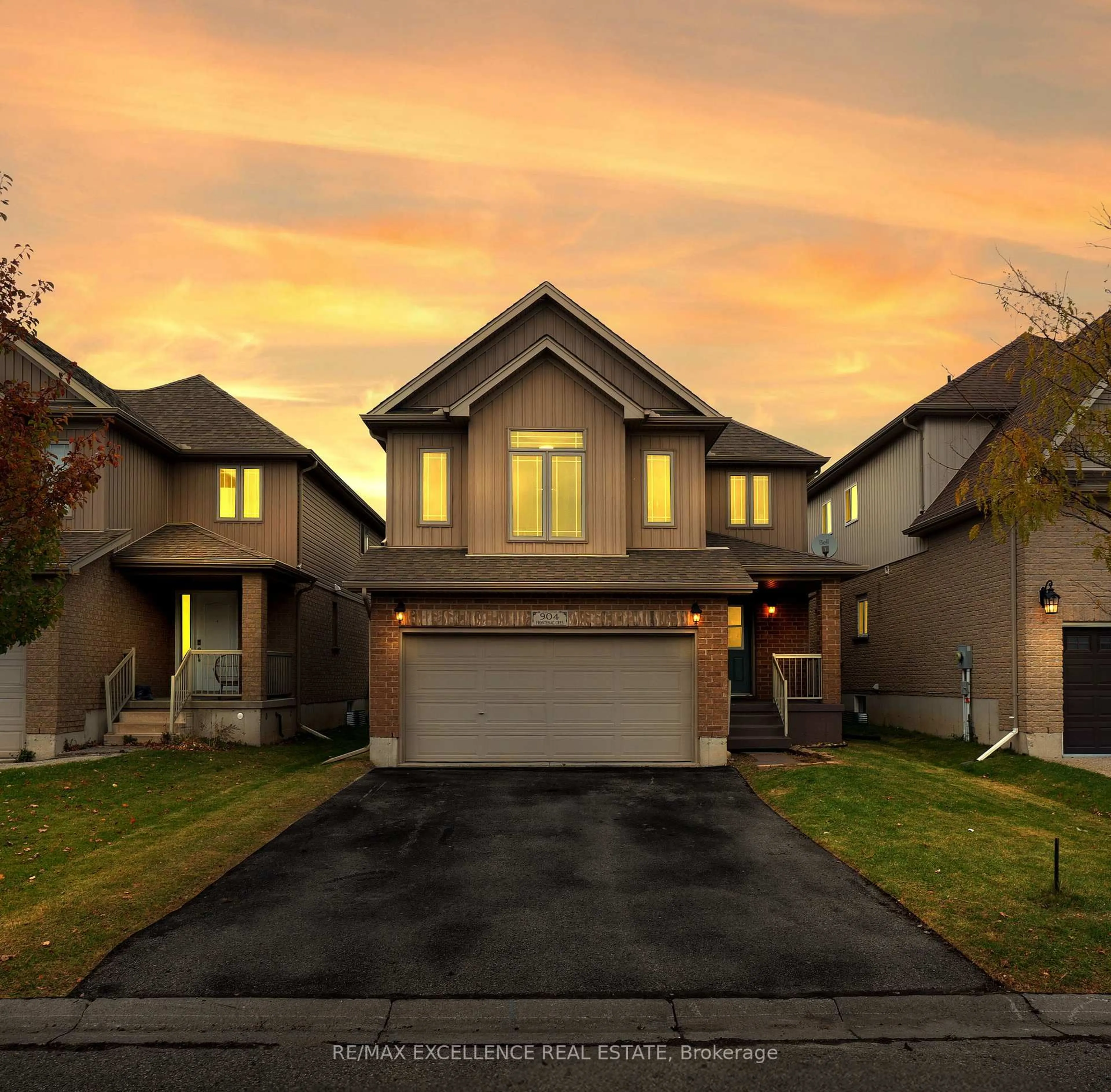 Home with brick exterior material, street for 904 Frontenac Cres, Woodstock Ontario N4V 0A8