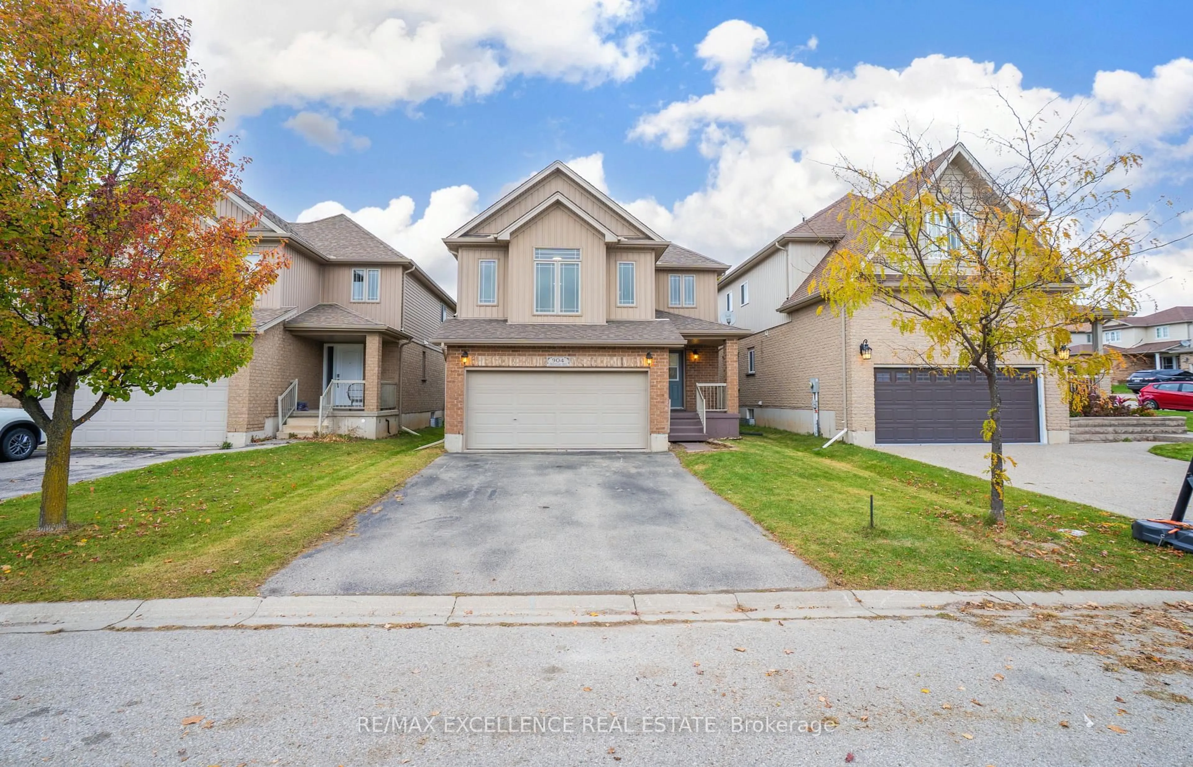 Home with brick exterior material, street for 904 Frontenac Cres, Woodstock Ontario N4V 0A8