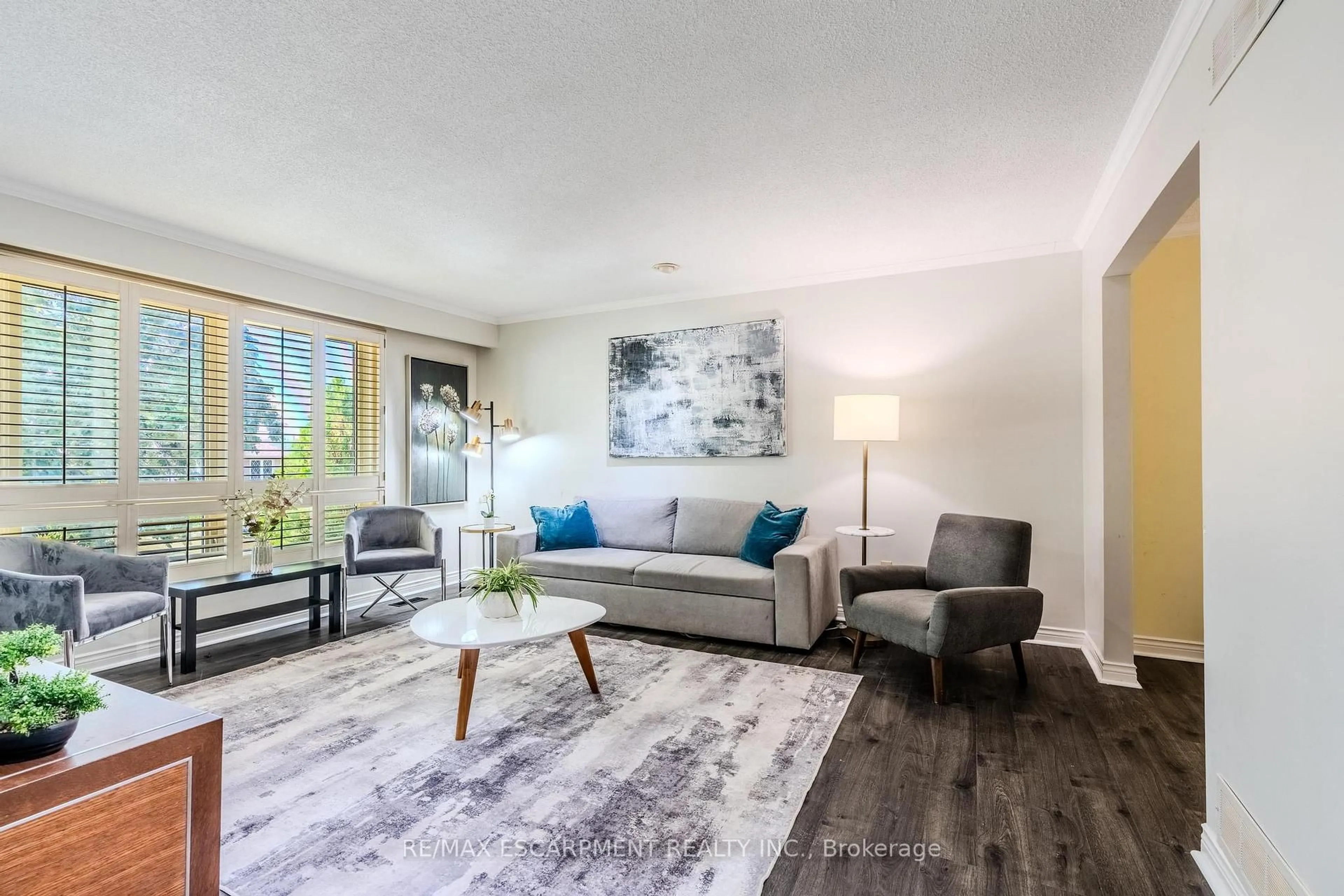 Living room with furniture, unknown for 172 Hanover Pl, Hamilton Ontario L8K 5X6