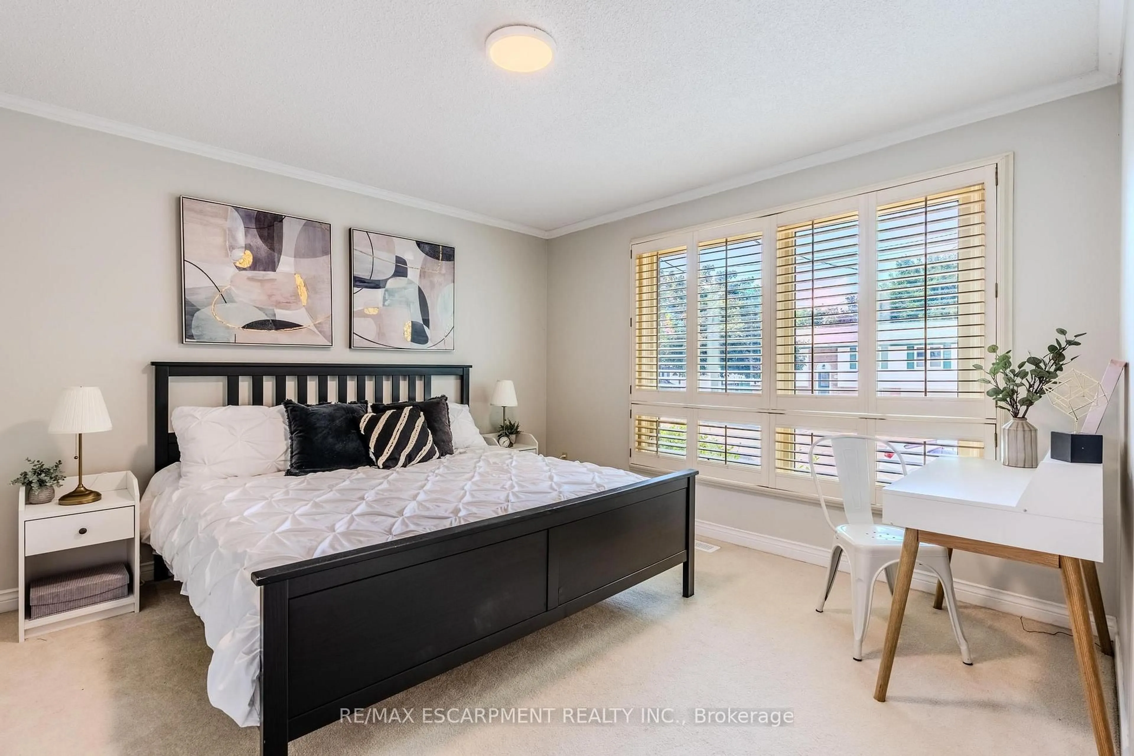 Bedroom with bed, wood/laminate floor for 172 Hanover Pl, Hamilton Ontario L8K 5X6