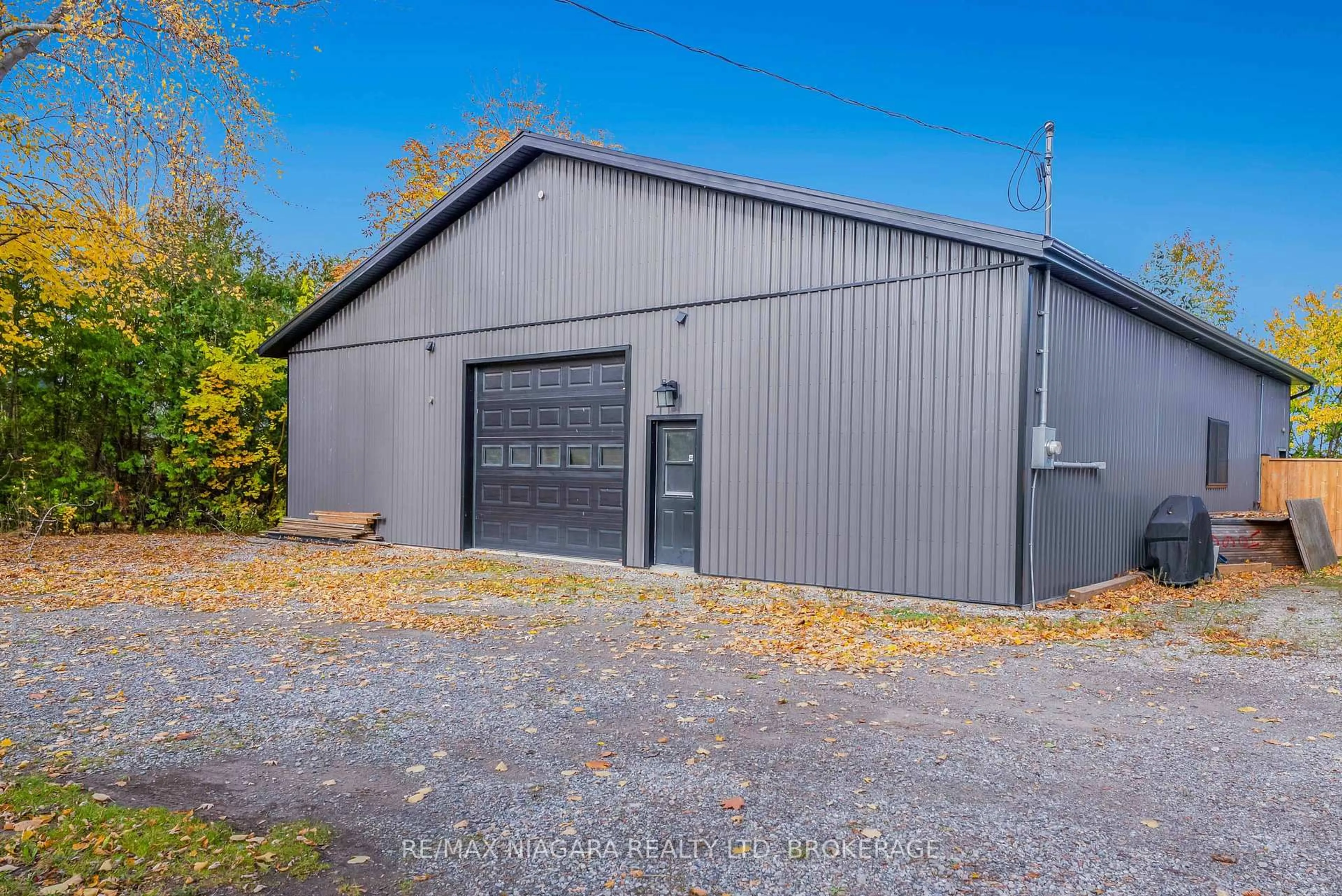 Shed for 1096 E & West Line, Niagara-on-the-Lake Ontario L0S 1J0