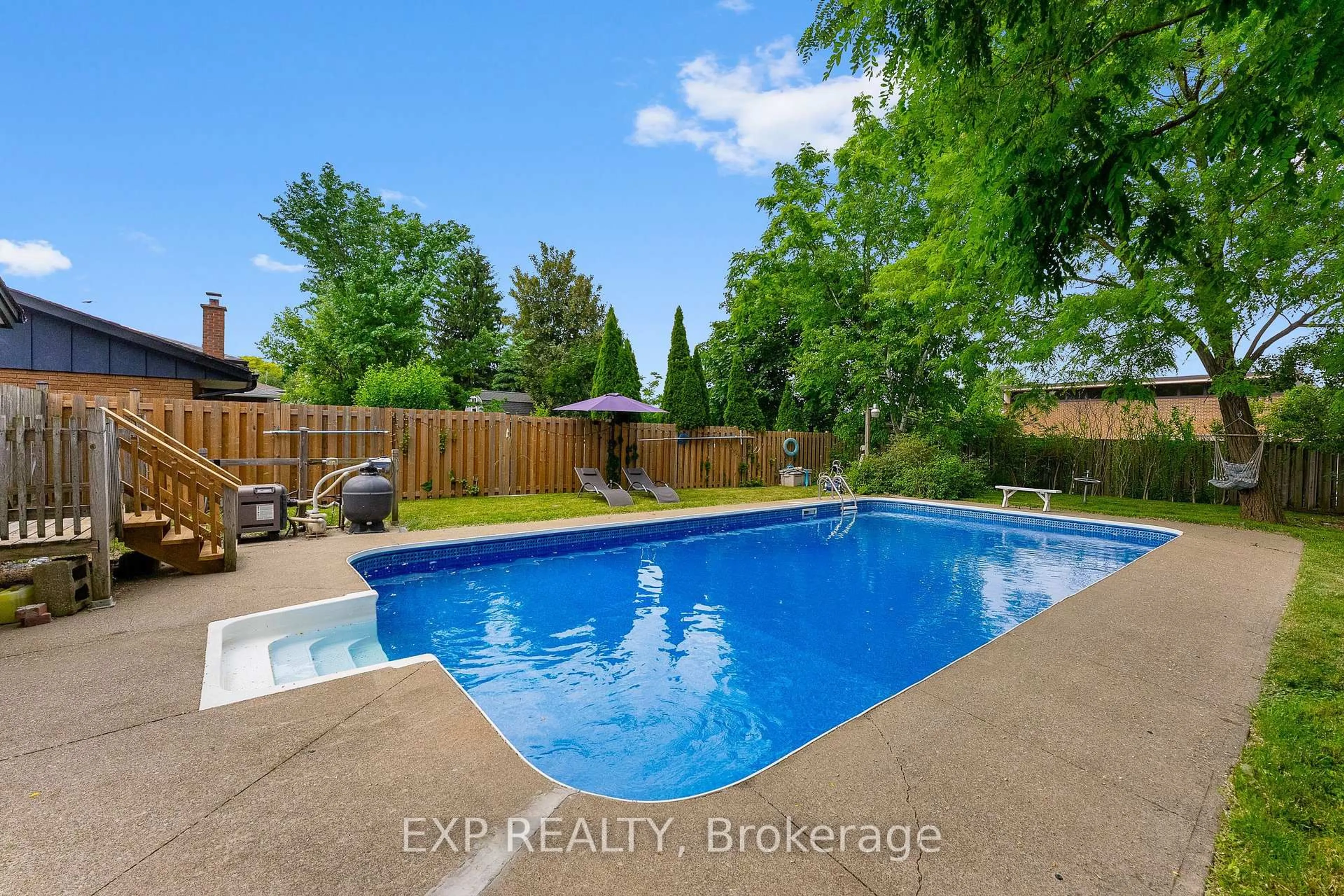 Pool for 6937 Waterloo Dr, Niagara Falls Ontario L2J 1E3