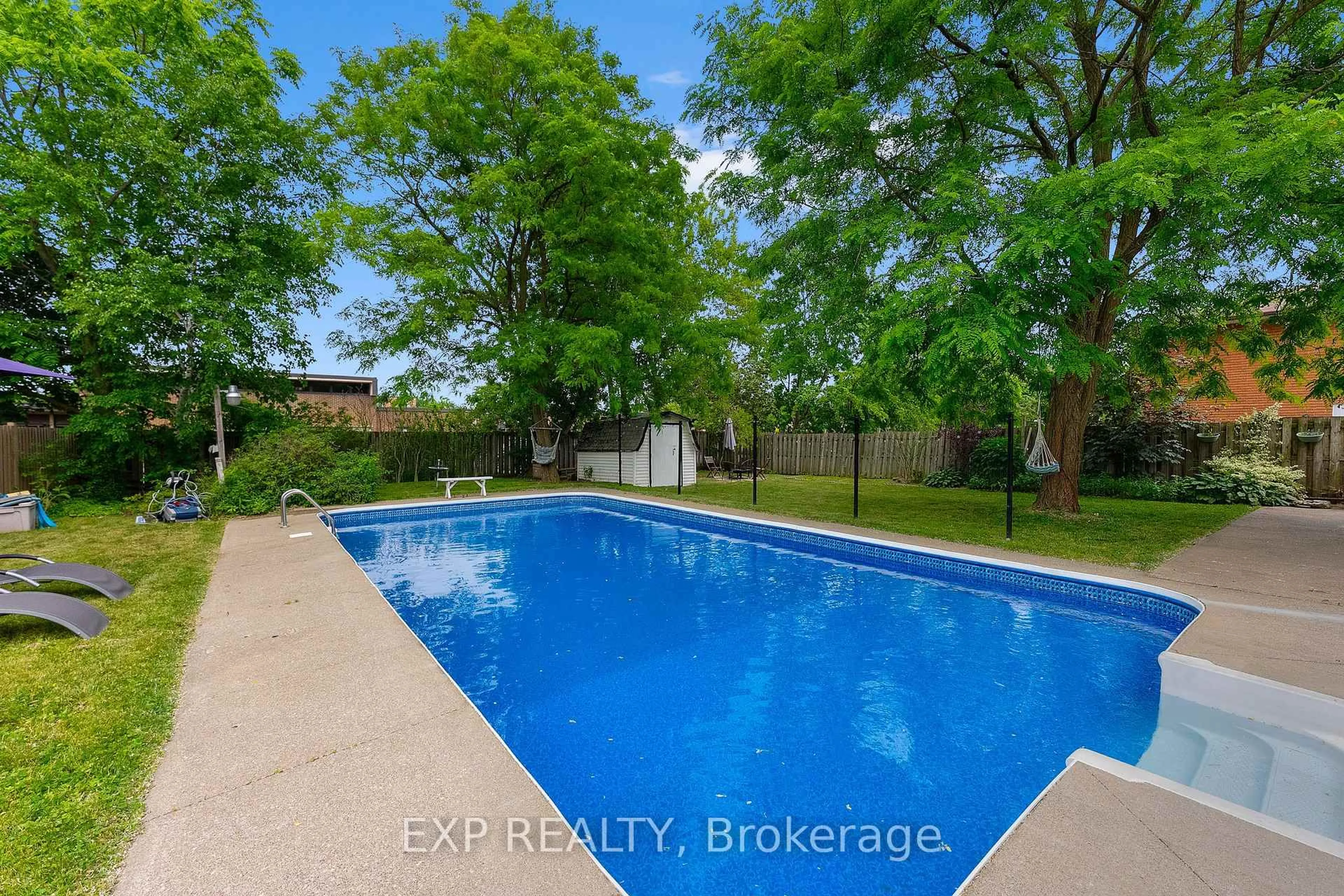 Pool for 6937 Waterloo Dr, Niagara Falls Ontario L2J 1E3