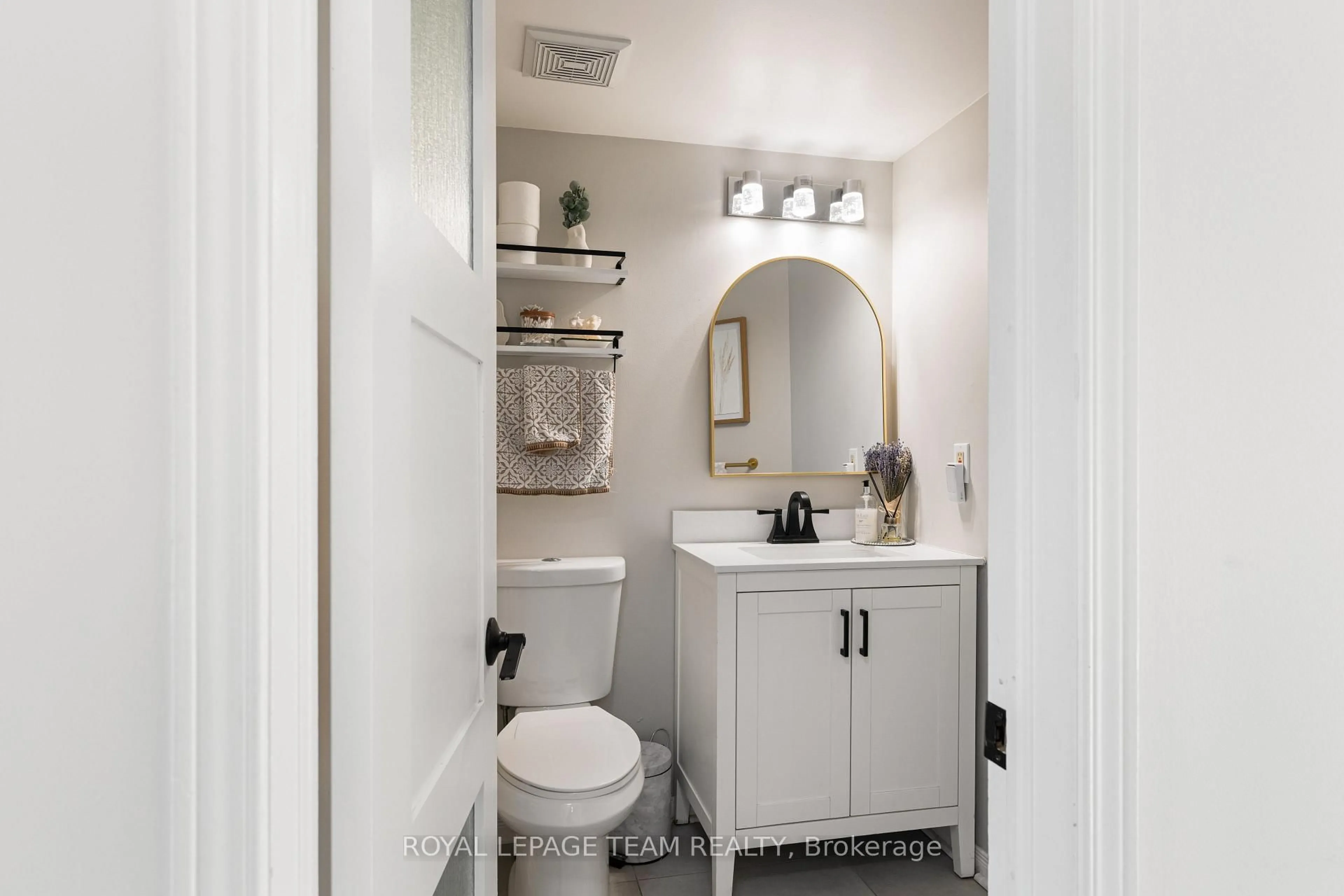 Standard bathroom, ceramic/tile floor for 19 Armadale Cres, Ottawa Ontario K2J 4A4