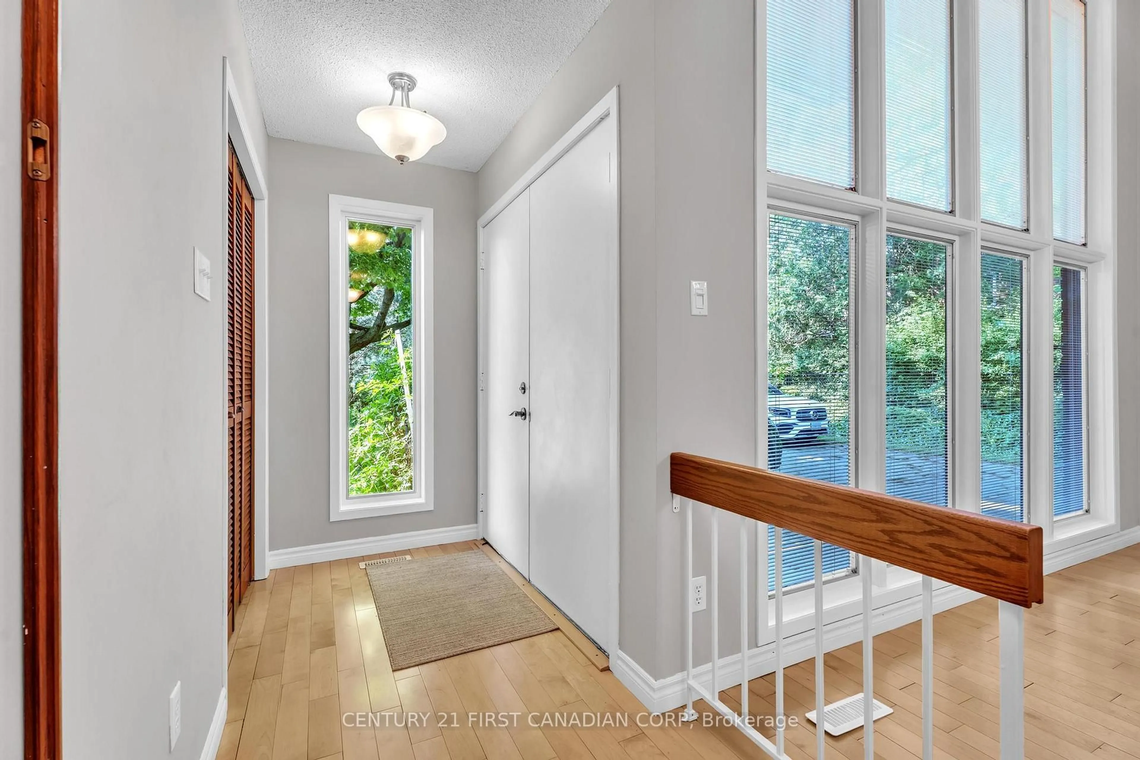 Indoor entryway for 285 Riverside Dr, London North Ontario N6H 1G1