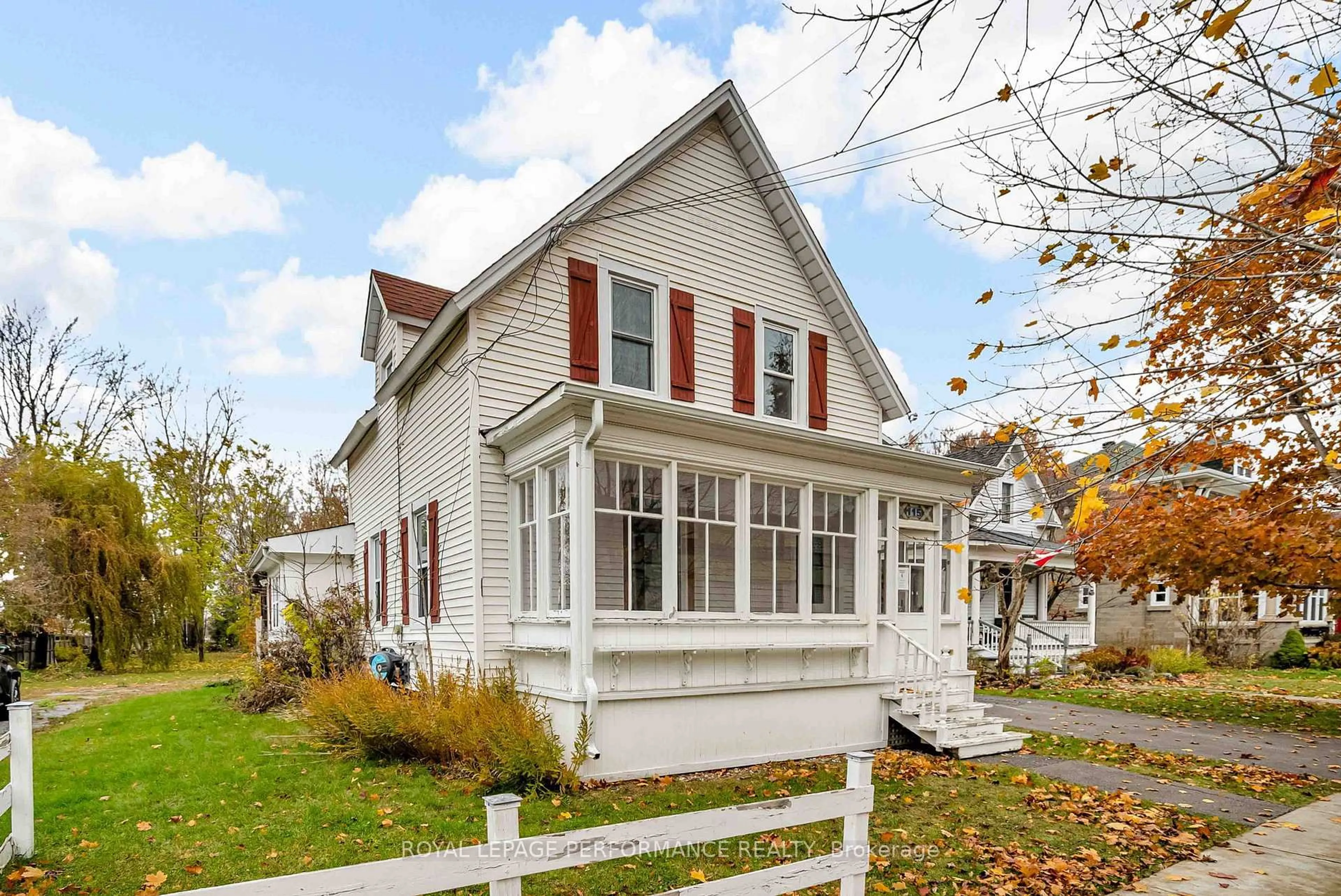 Home with vinyl exterior material, street for 115 Fifth St, Cornwall Ontario K6H 2L6