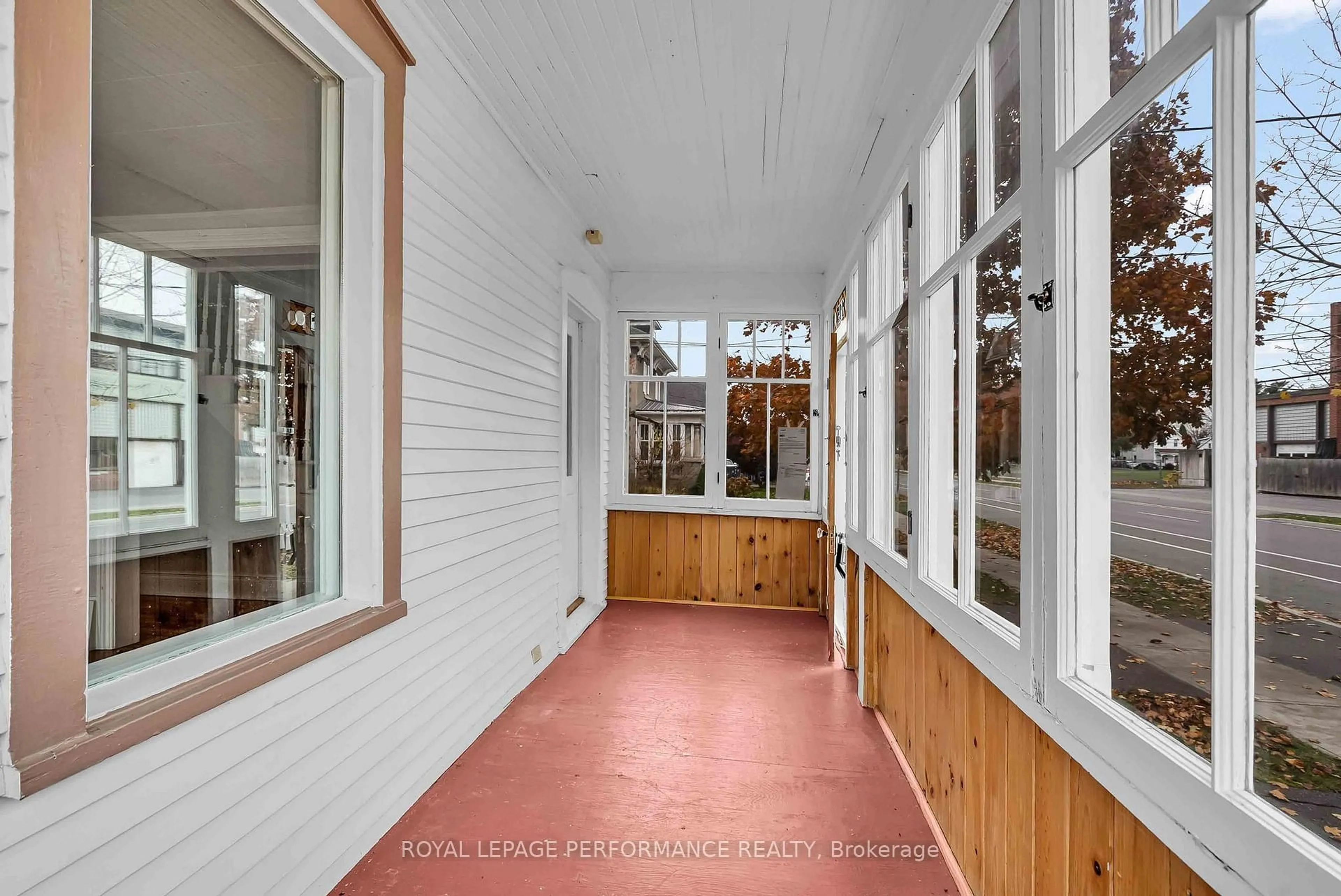 Unknown for 115 Fifth St, Cornwall Ontario K6H 2L6