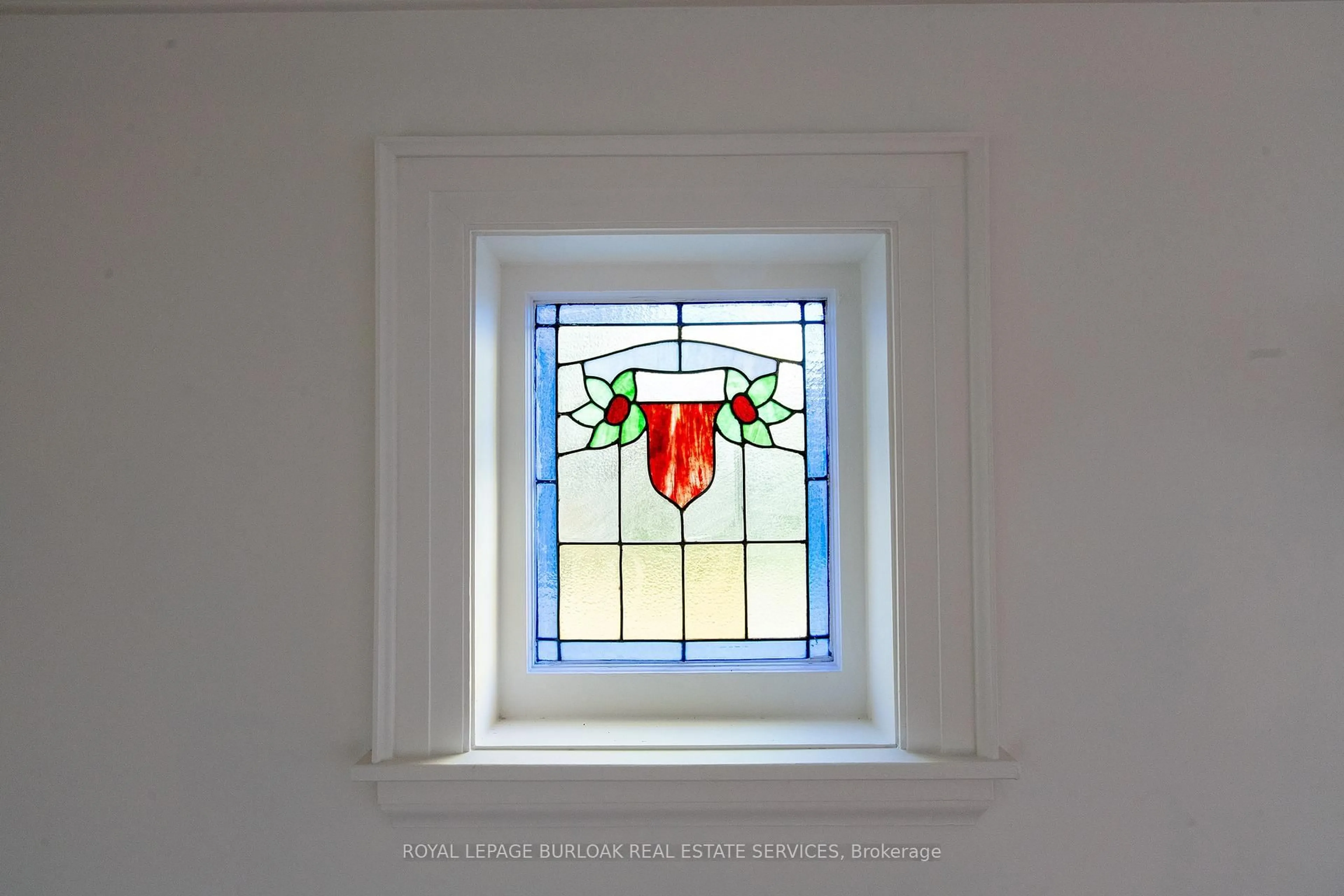 Indoor entryway for 49 Province St, Hamilton Ontario L8K 2K7