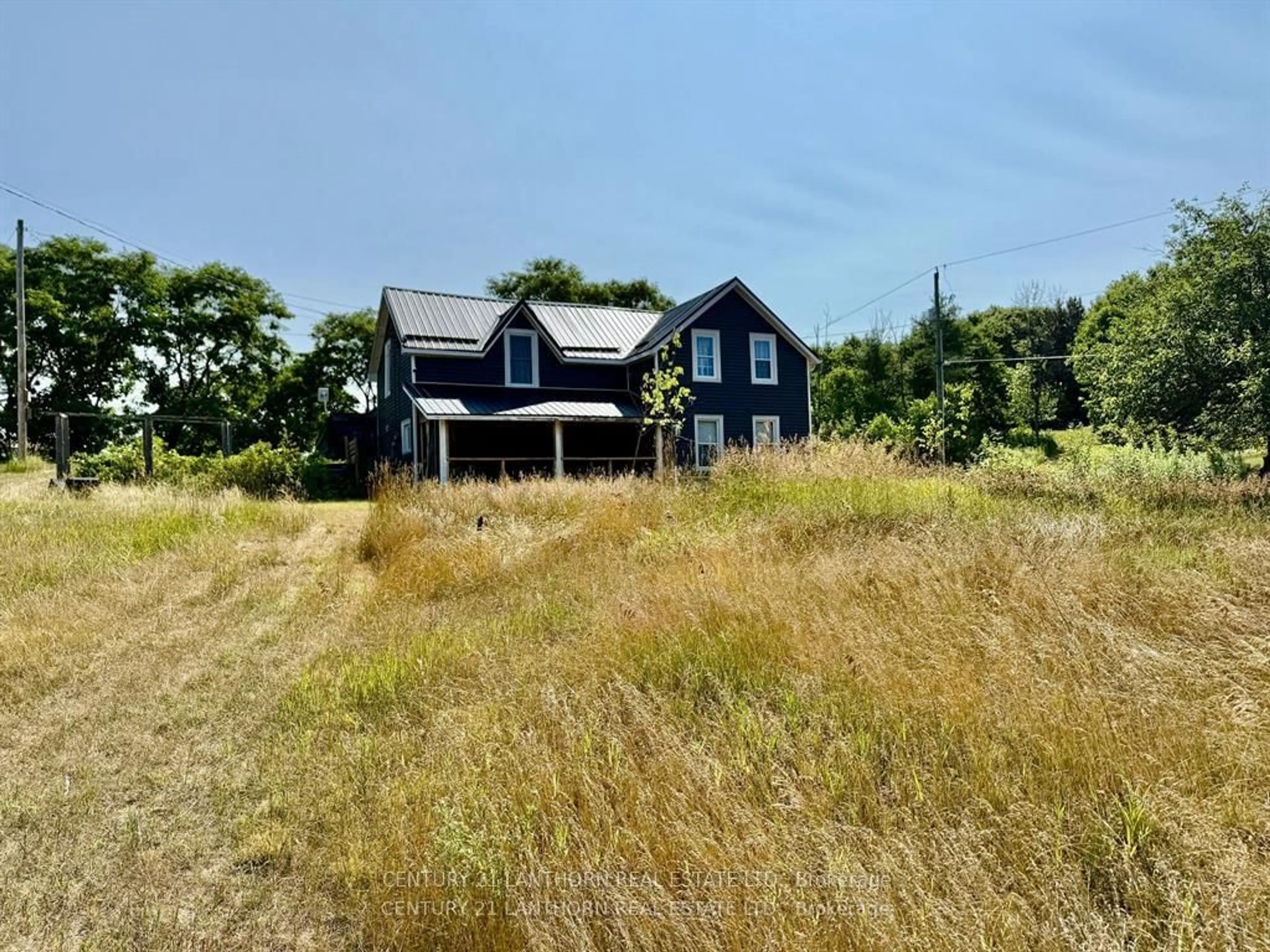 A pic from outside/outdoor area/front of a property/back of a property/a pic from drone, building for 172 Black River Rd, Tweed Ontario K0K 3J0