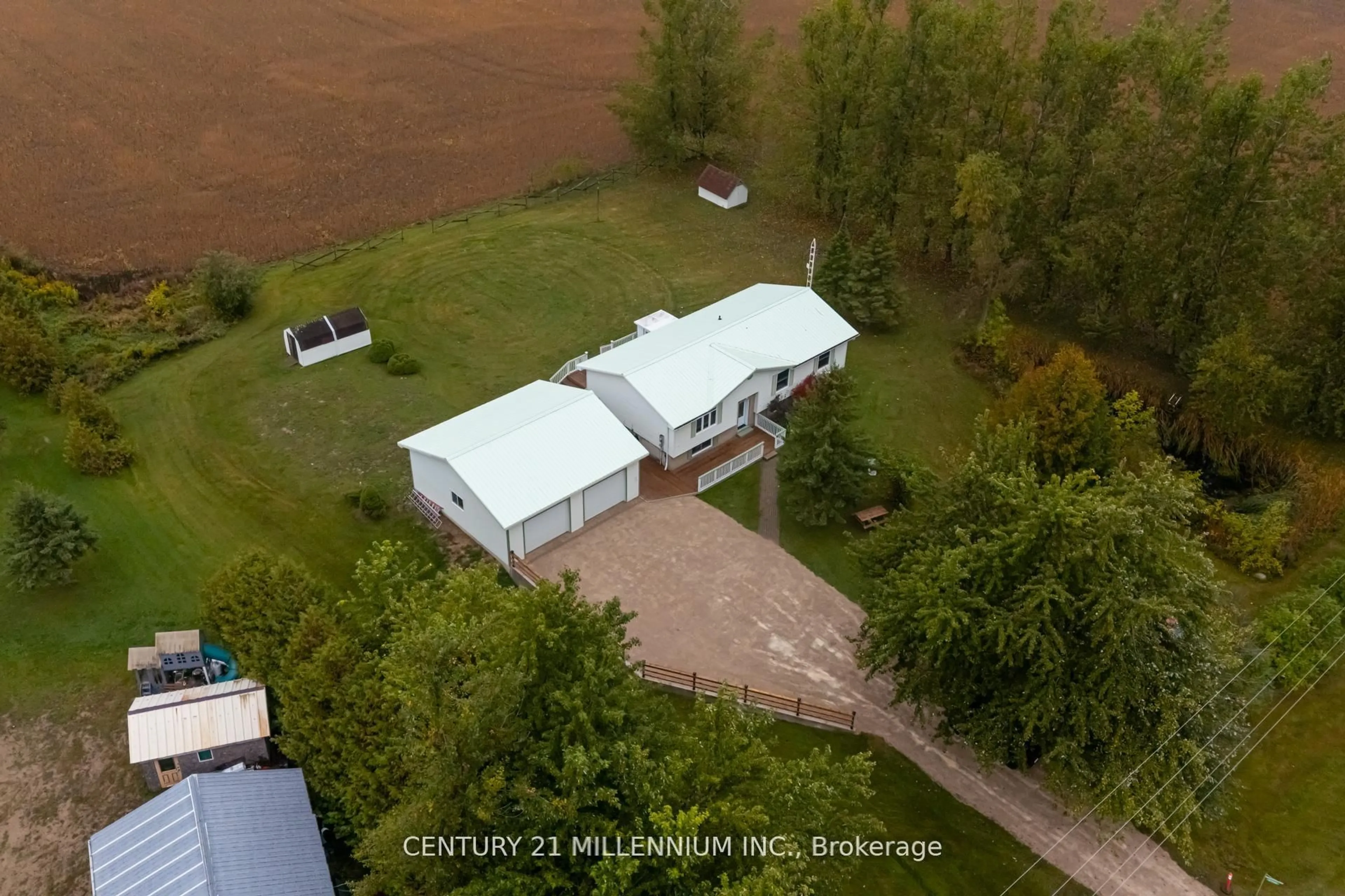 A pic from outside/outdoor area/front of a property/back of a property/a pic from drone, building for 077286 7th Line, Melancthon Ontario L9V 2B5