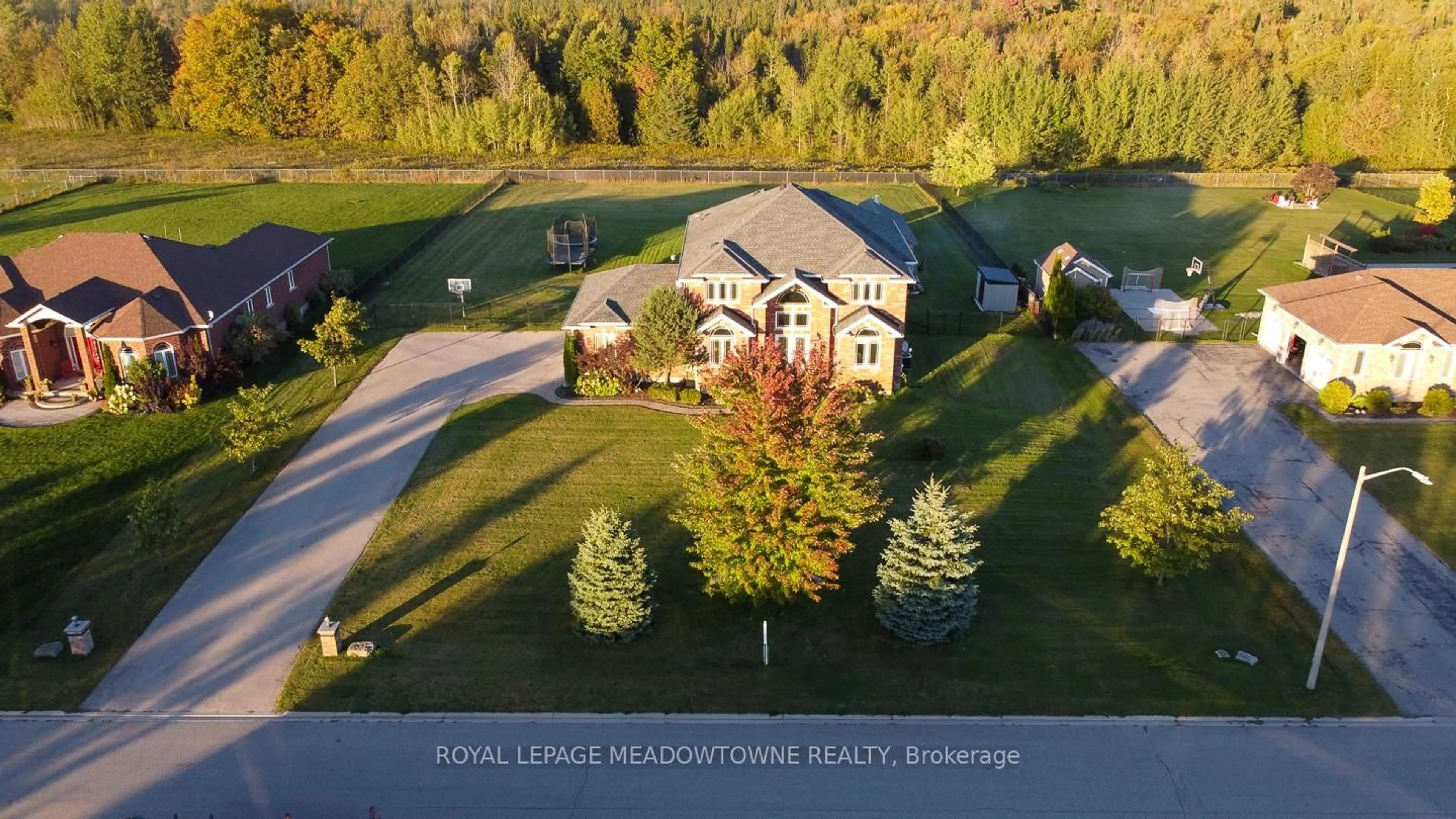 A pic from outside/outdoor area/front of a property/back of a property/a pic from drone, water/lake/river/ocean view for 63 Stewart Dr, Erin Ontario N1H 6H7