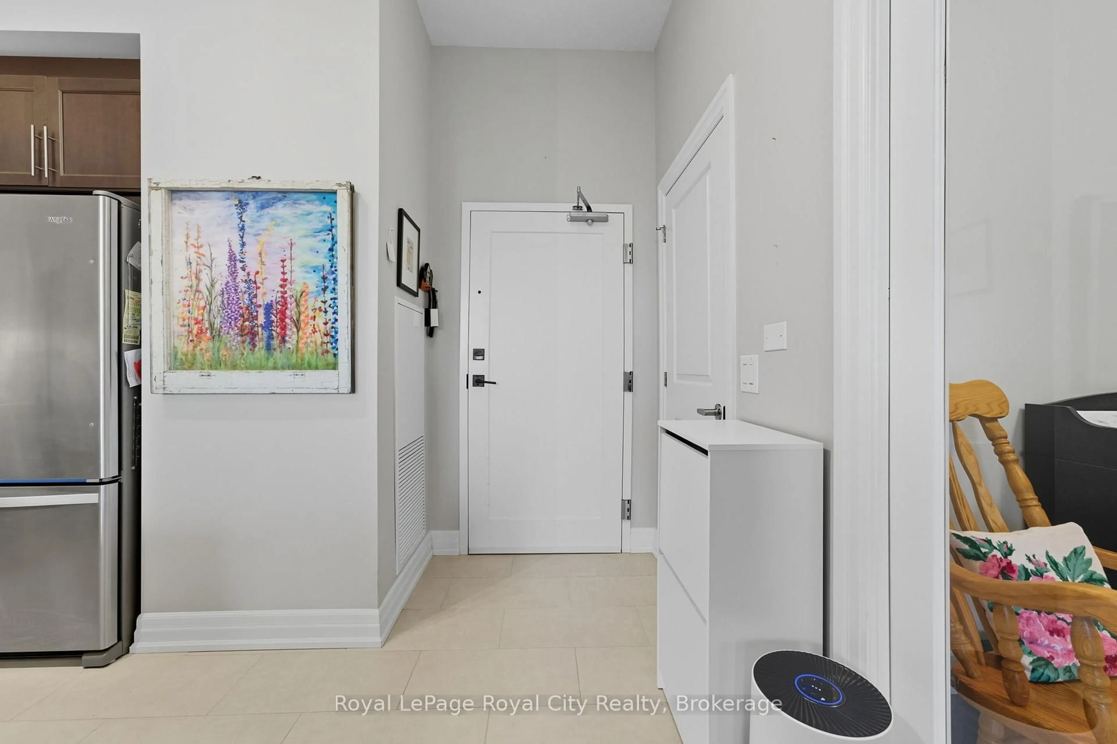 Indoor entryway for 1878 Gordon St #111, Guelph Ontario N1L 0P4