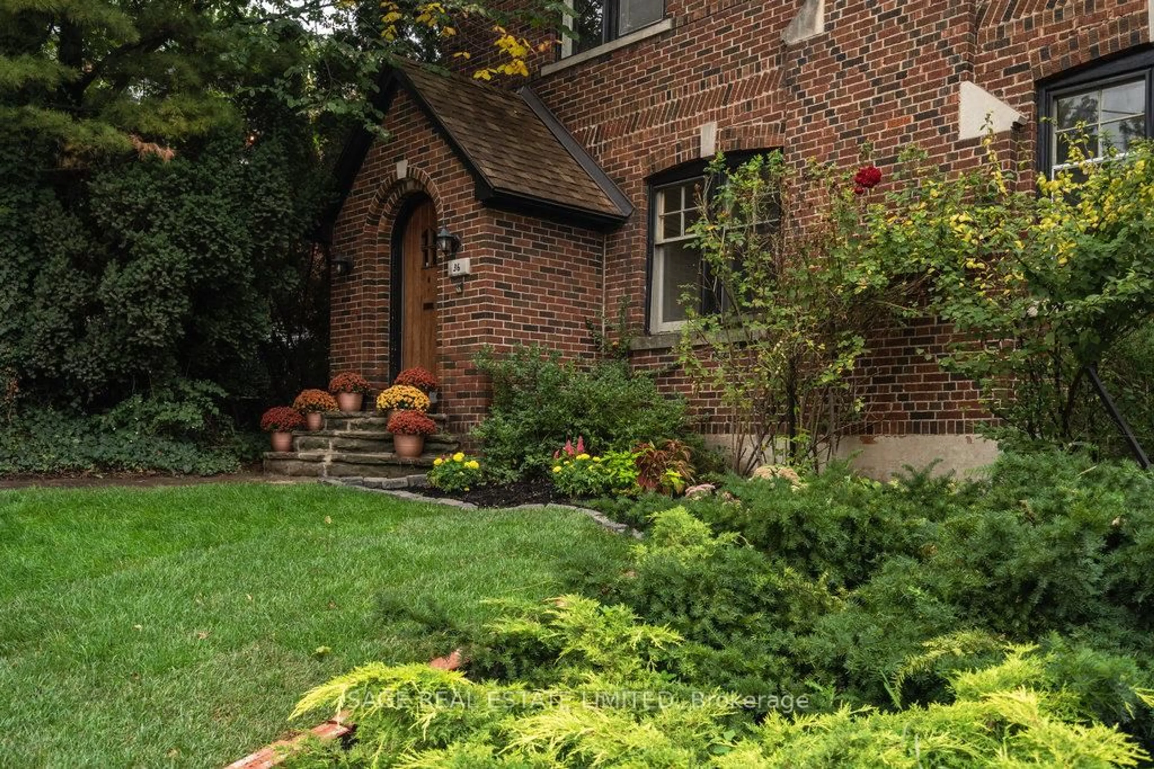 Home with brick exterior material, street for 36 Mountwood Ave, Hamilton Ontario L8N 2G9