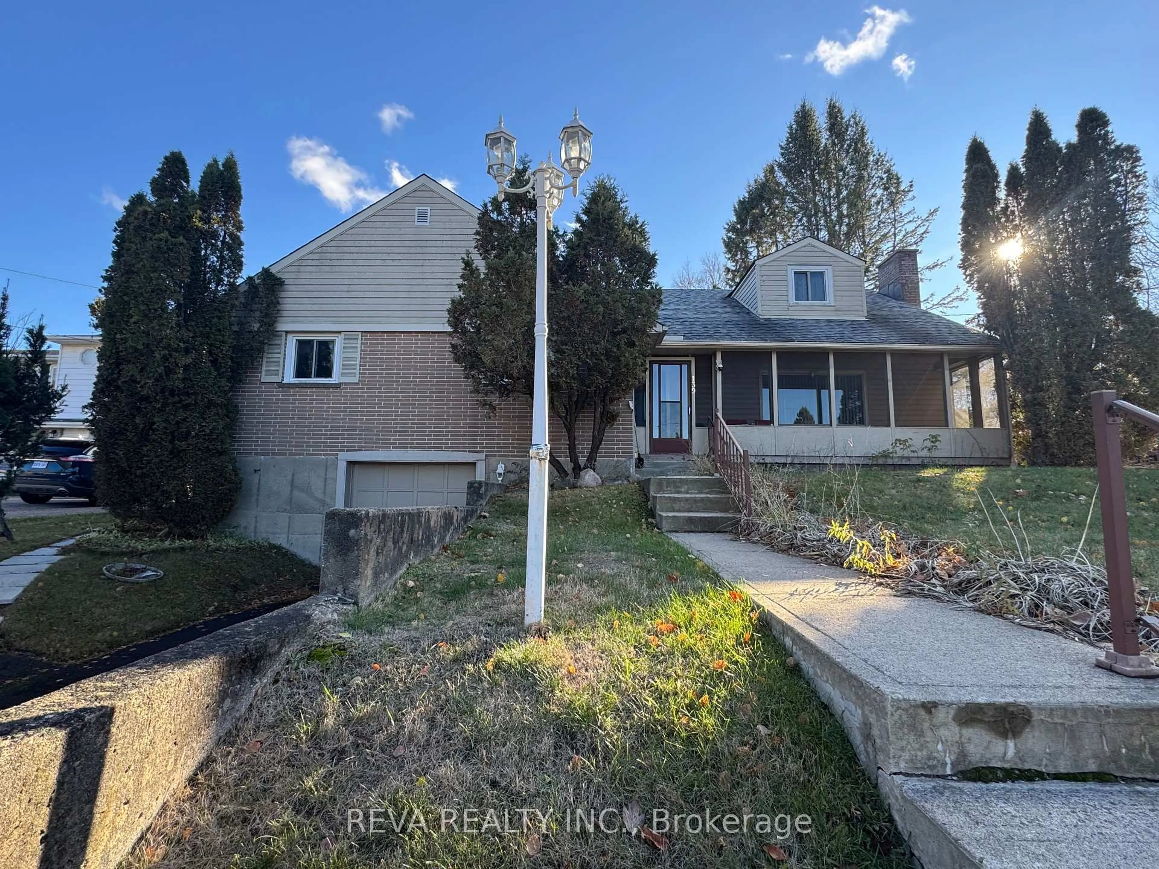 A pic from outside/outdoor area/front of a property/back of a property/a pic from drone, street for 139 Bridge St, Bancroft Ontario K0L 1C0
