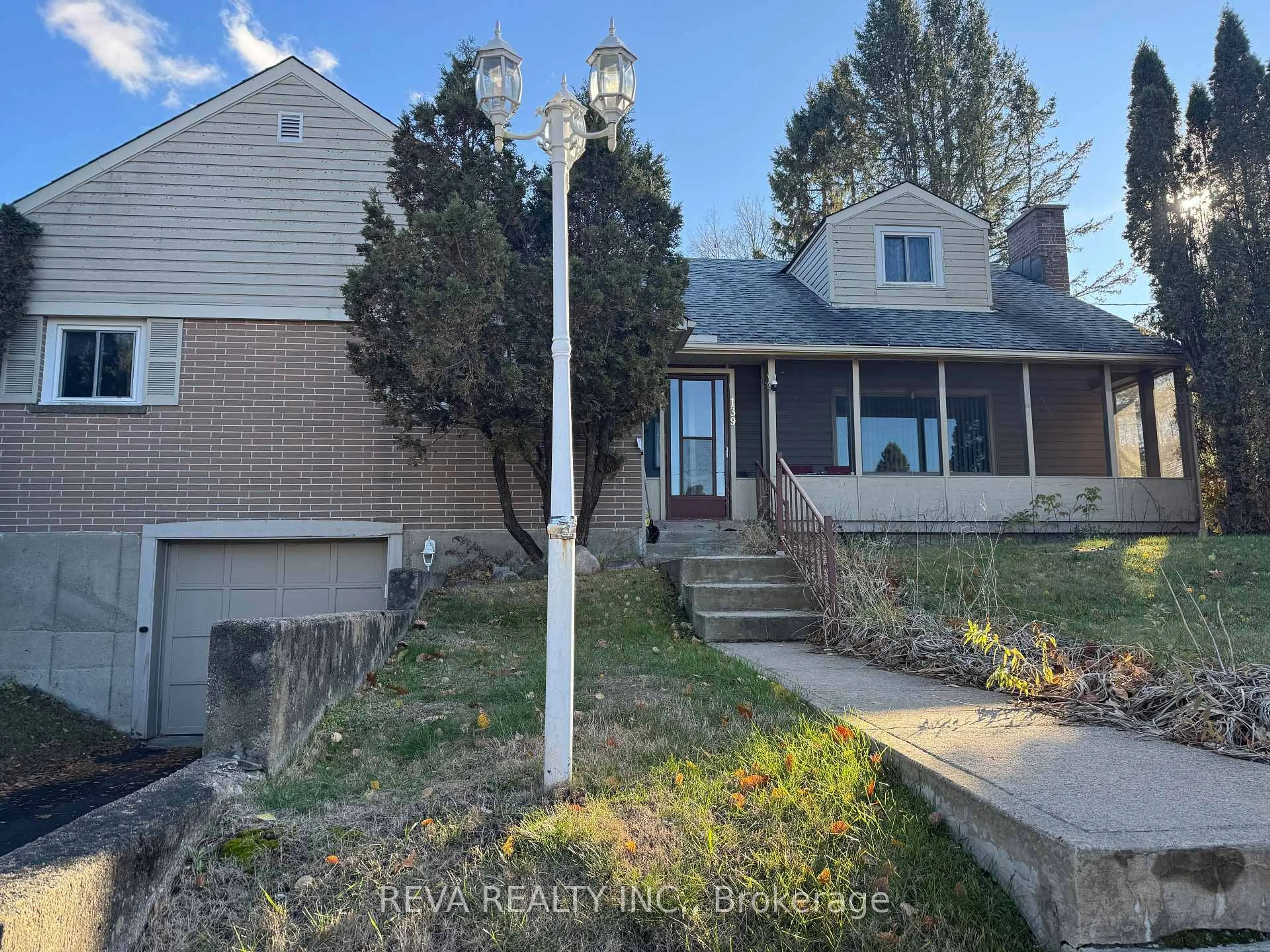 A pic from outside/outdoor area/front of a property/back of a property/a pic from drone, street for 139 Bridge St, Bancroft Ontario K0L 1C0