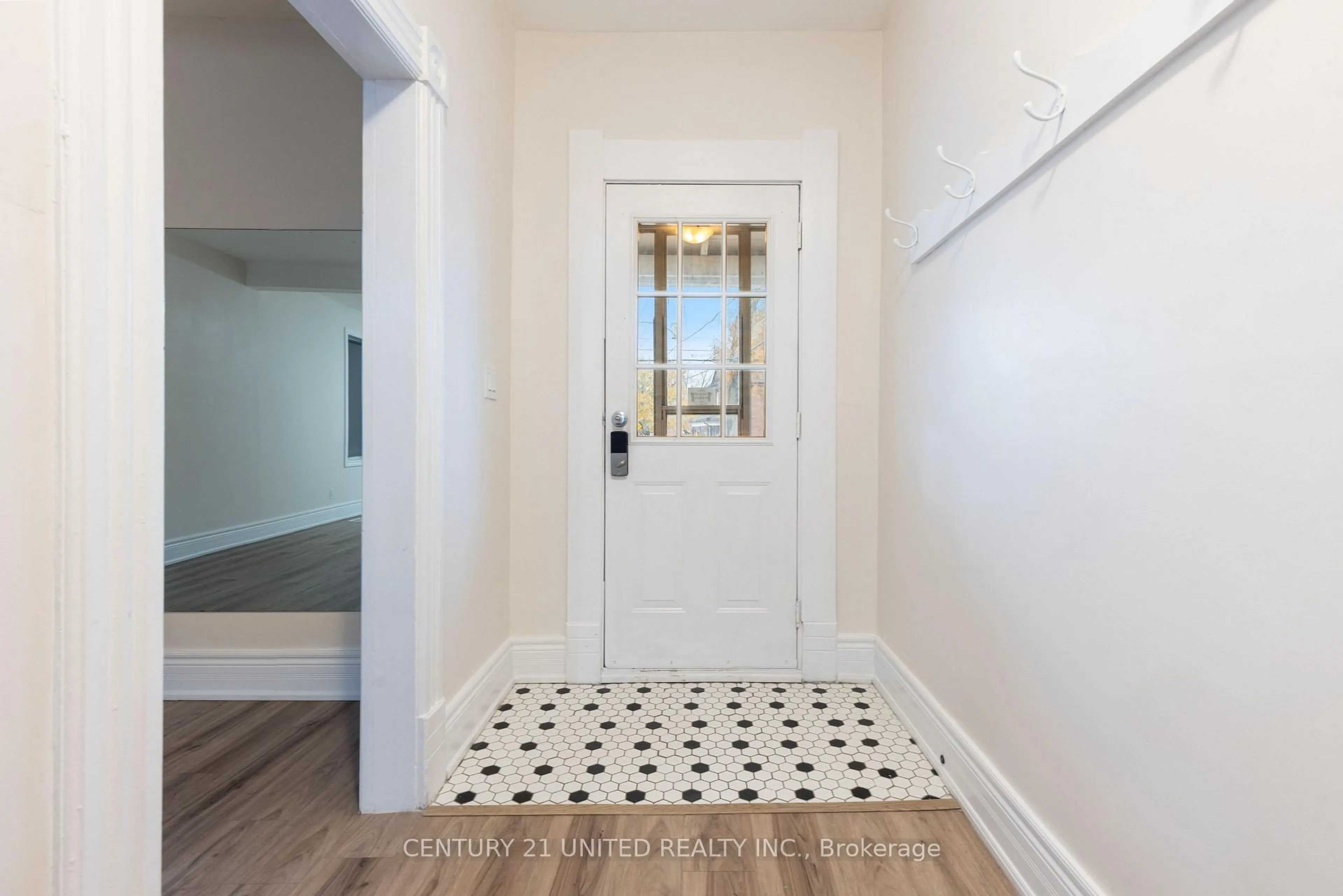 Indoor entryway for 26 Park St, Peterborough Ontario K9J 3V4