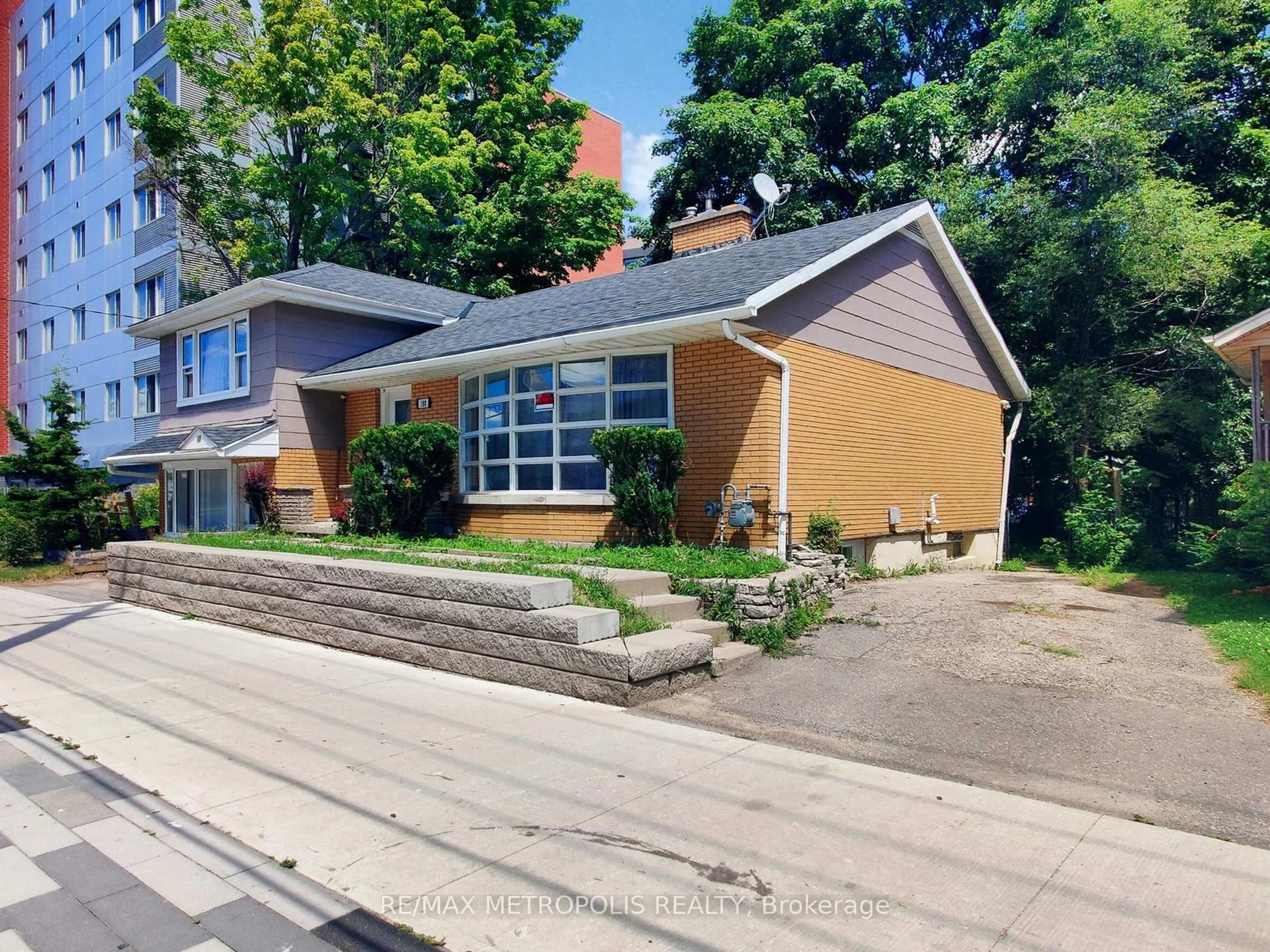 Home with brick exterior material, street for 180 King St, Waterloo Ontario N2J 2Y5