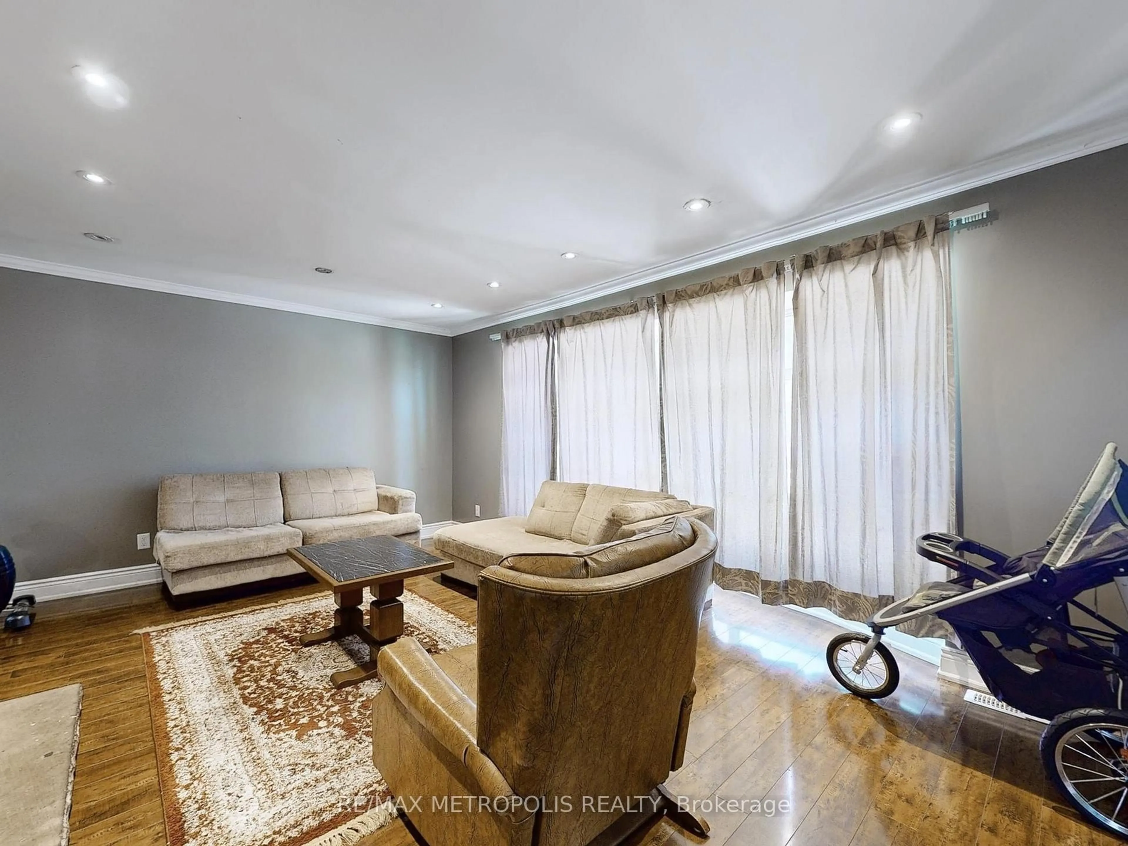 Living room with furniture, unknown for 180 King St, Waterloo Ontario N2J 2Y5