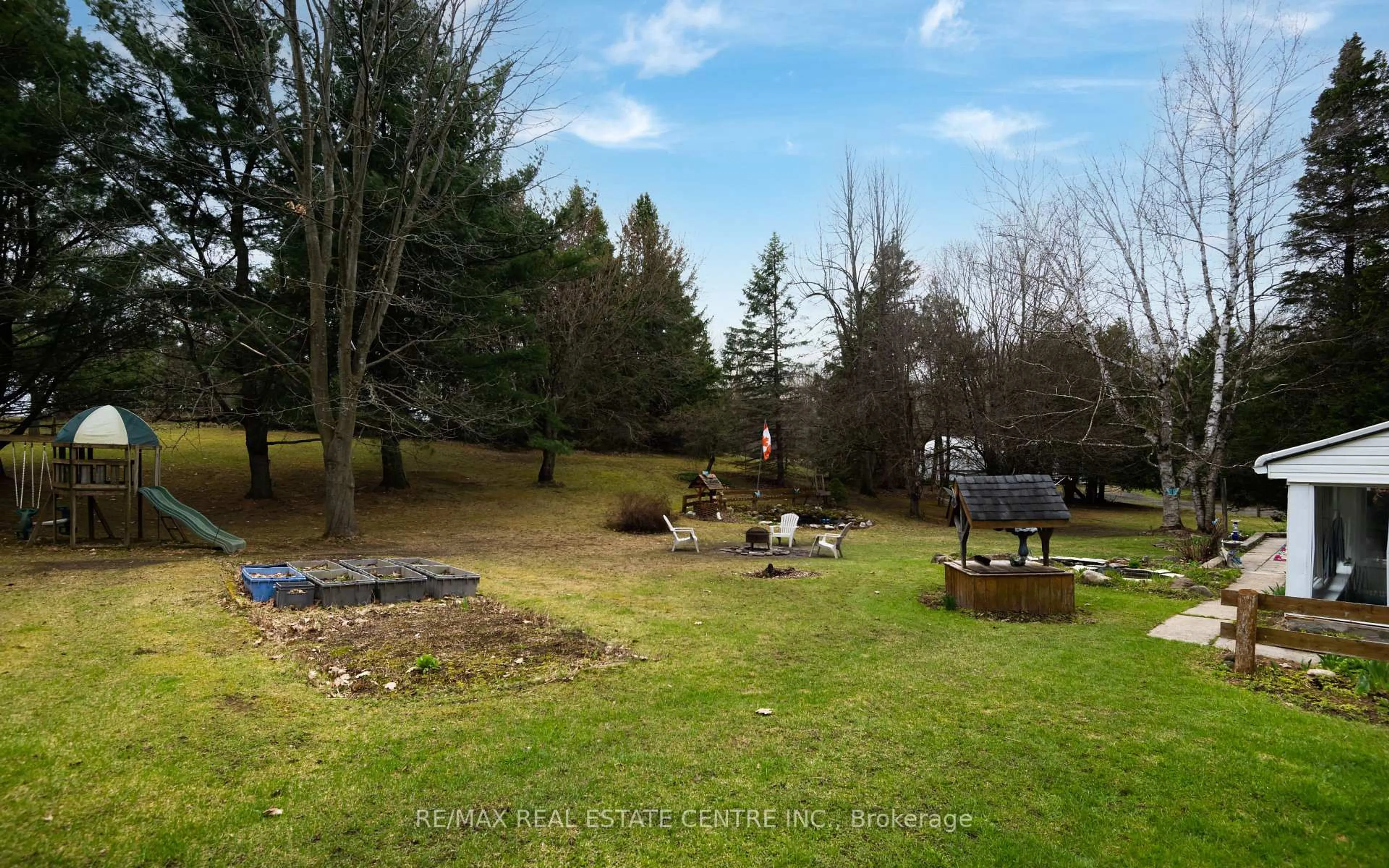 A pic from outside/outdoor area/front of a property/back of a property/a pic from drone, forest/trees view for 506086 Highway 89 Highway, Mono Ontario L9V 1H7
