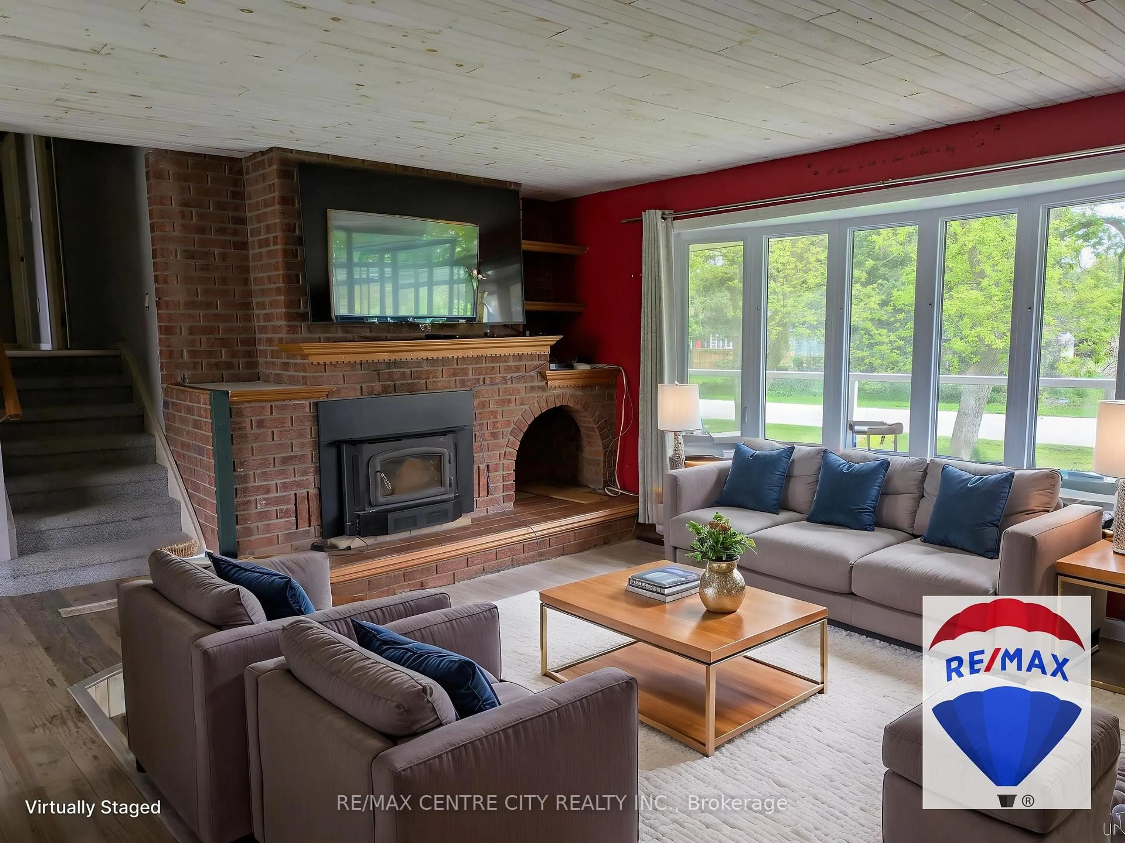 Living room with furniture, unknown for 11709 Tracey St, Malahide Ontario N0L 2J0