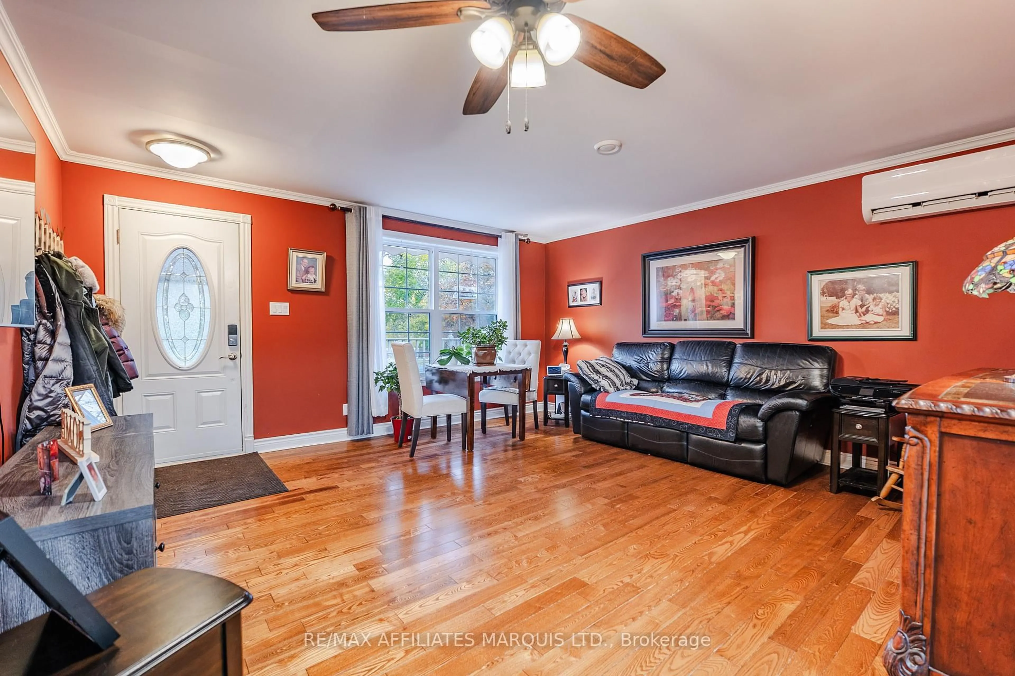 Living room with furniture, unknown for 1411 Second St, Cornwall Ontario K6J 1J4