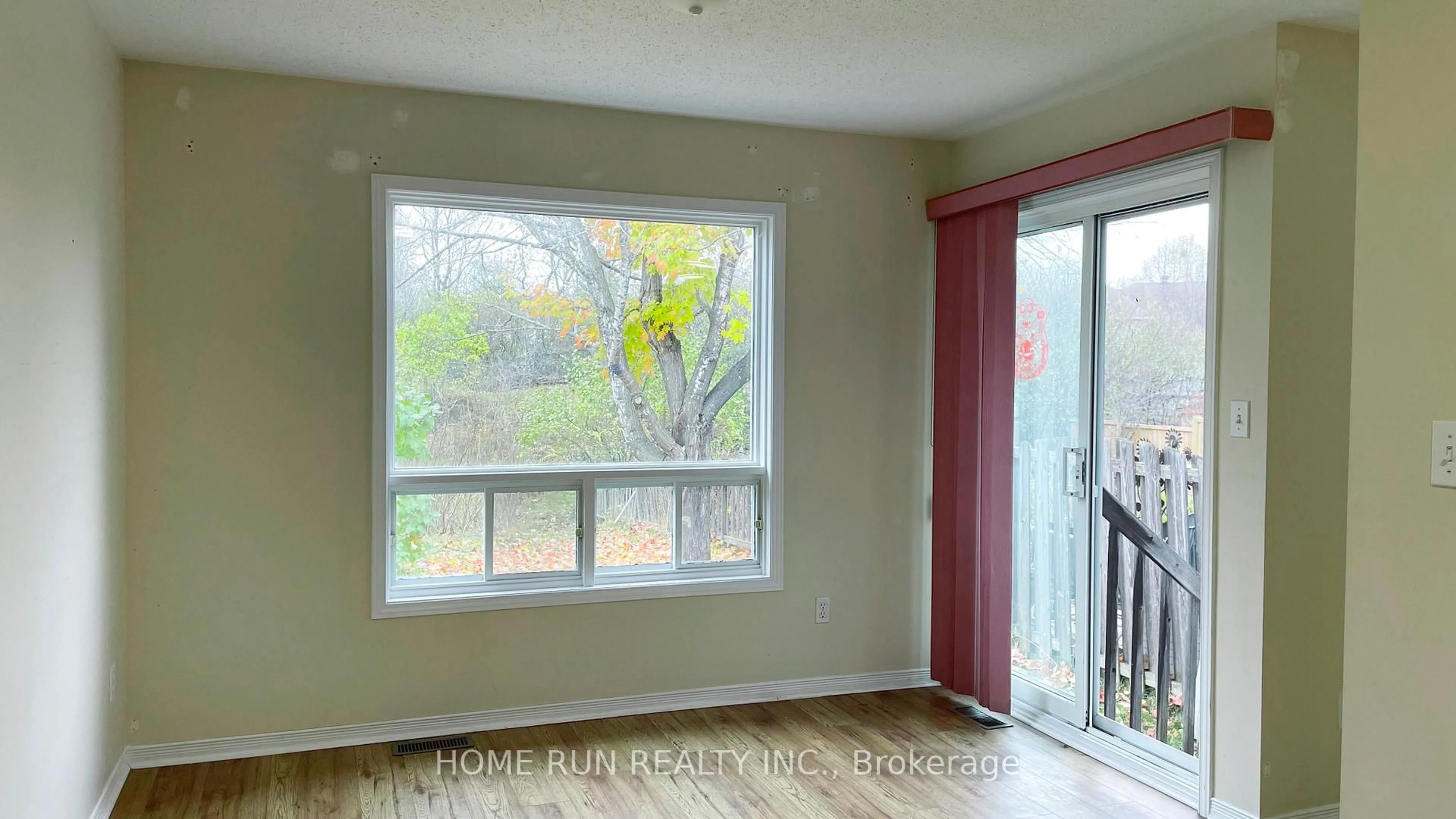 A pic of a room for 113 BLACKDOME Cres, Ottawa Ontario K2T 1B1