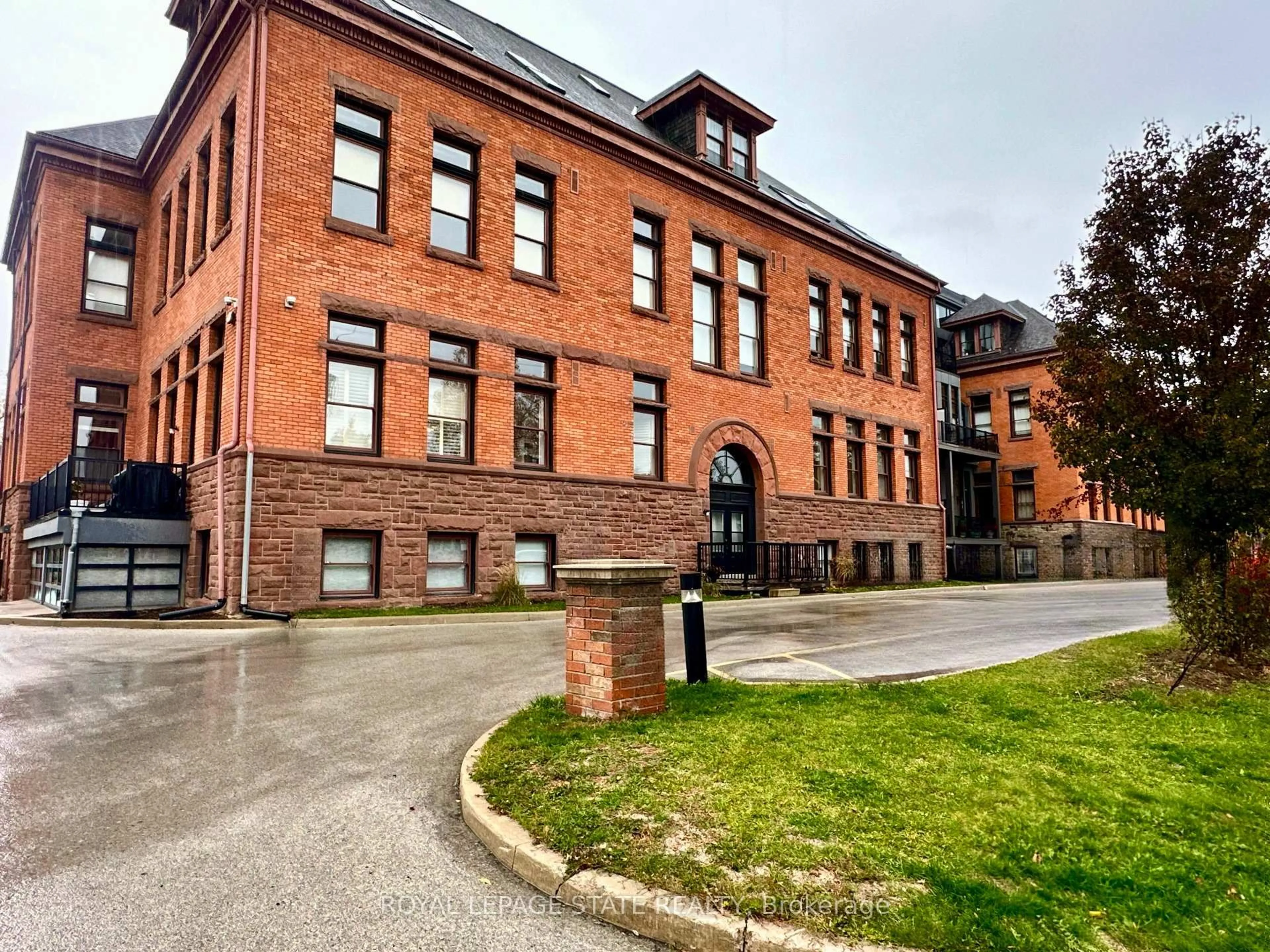 Unknown for 200 Stinson St #310, Hamilton Ontario L8N 4J5