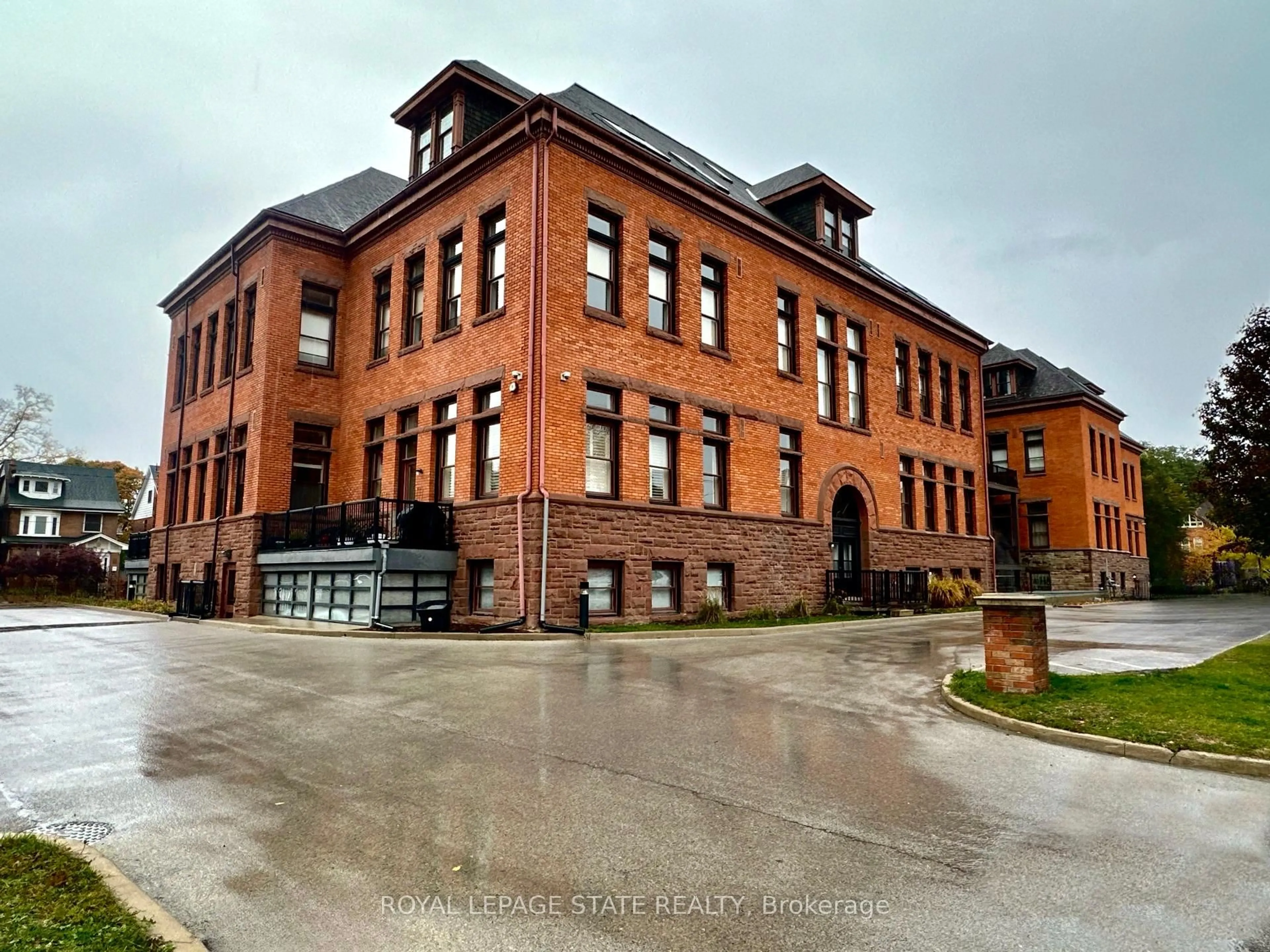 Unknown for 200 Stinson St #310, Hamilton Ontario L8N 4J5