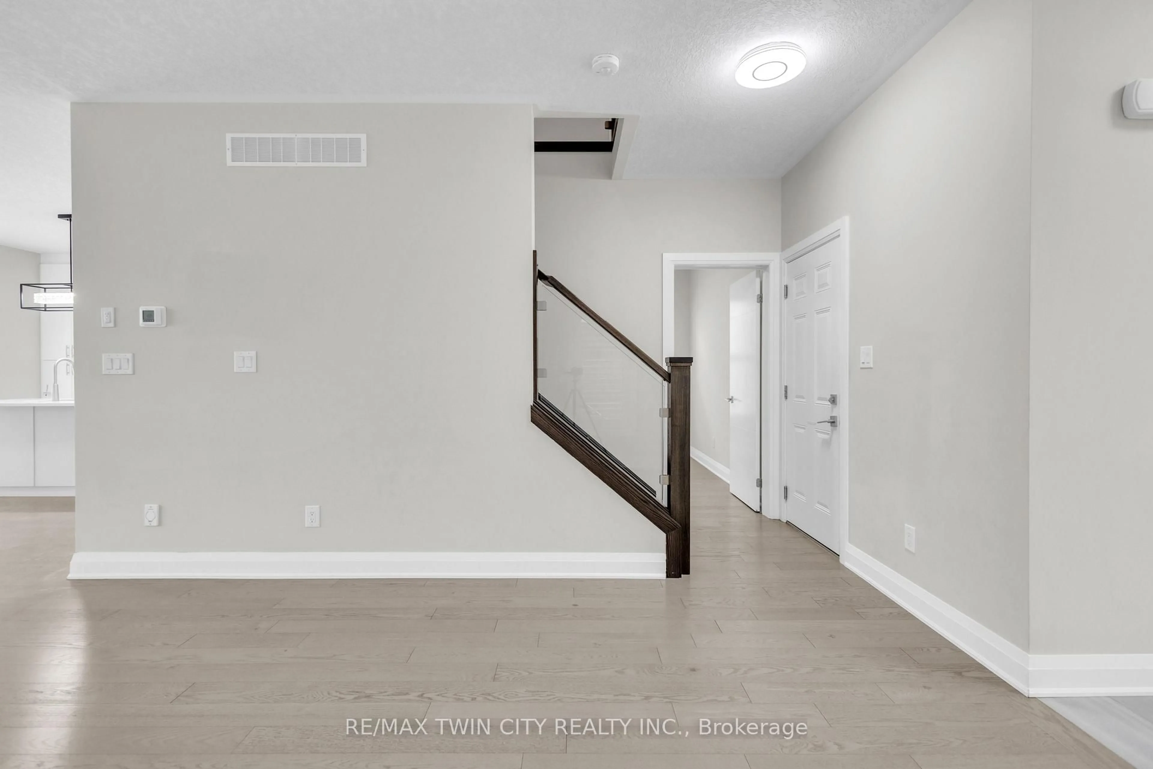 Unknown for 273 Woodbine Ave, Kitchener Ontario N2R 0P7