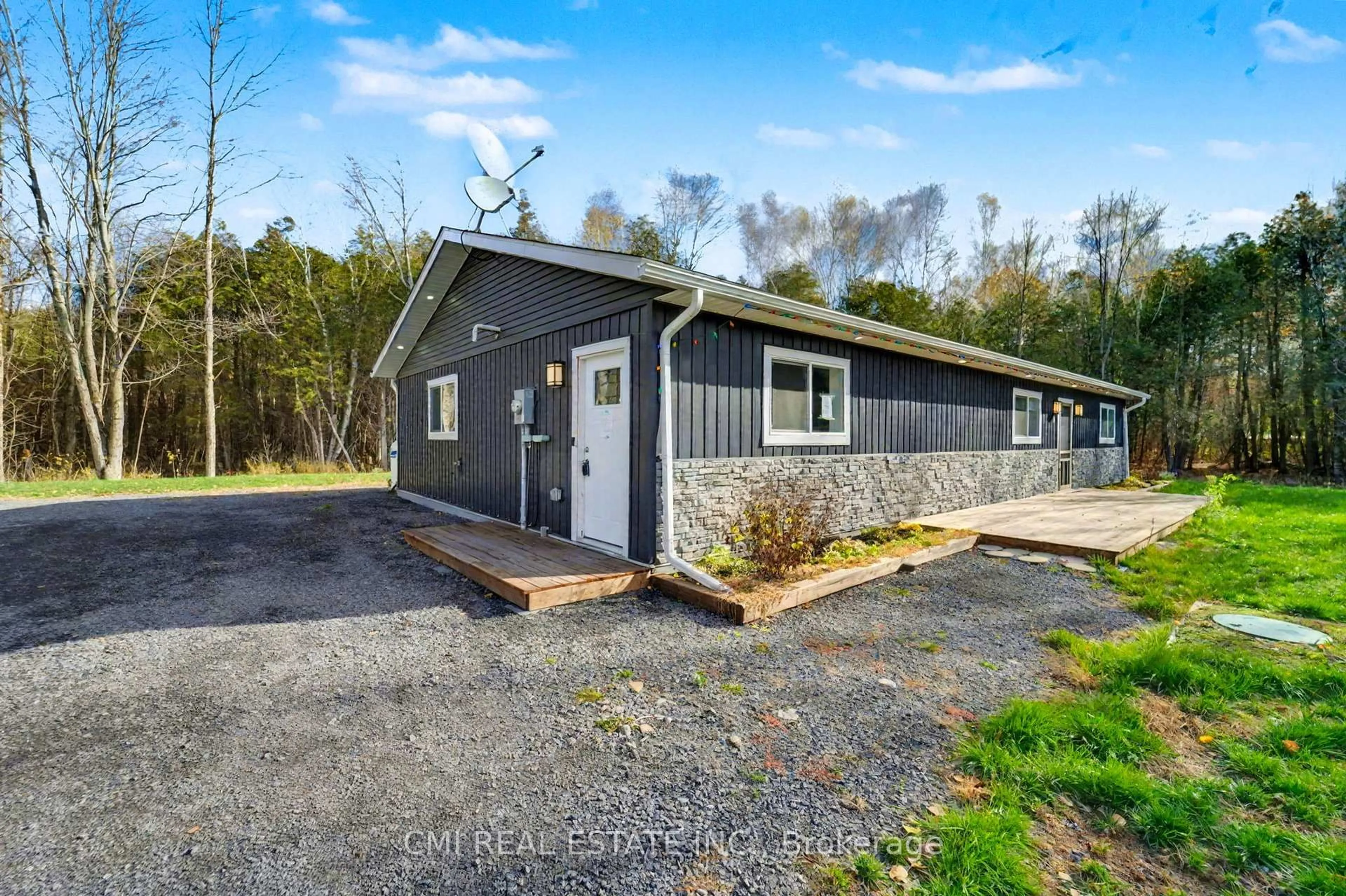 A pic from outside/outdoor area/front of a property/back of a property/a pic from drone, unknown for 16595 Willy Allan Rd, South Stormont Ontario K0C 1R0