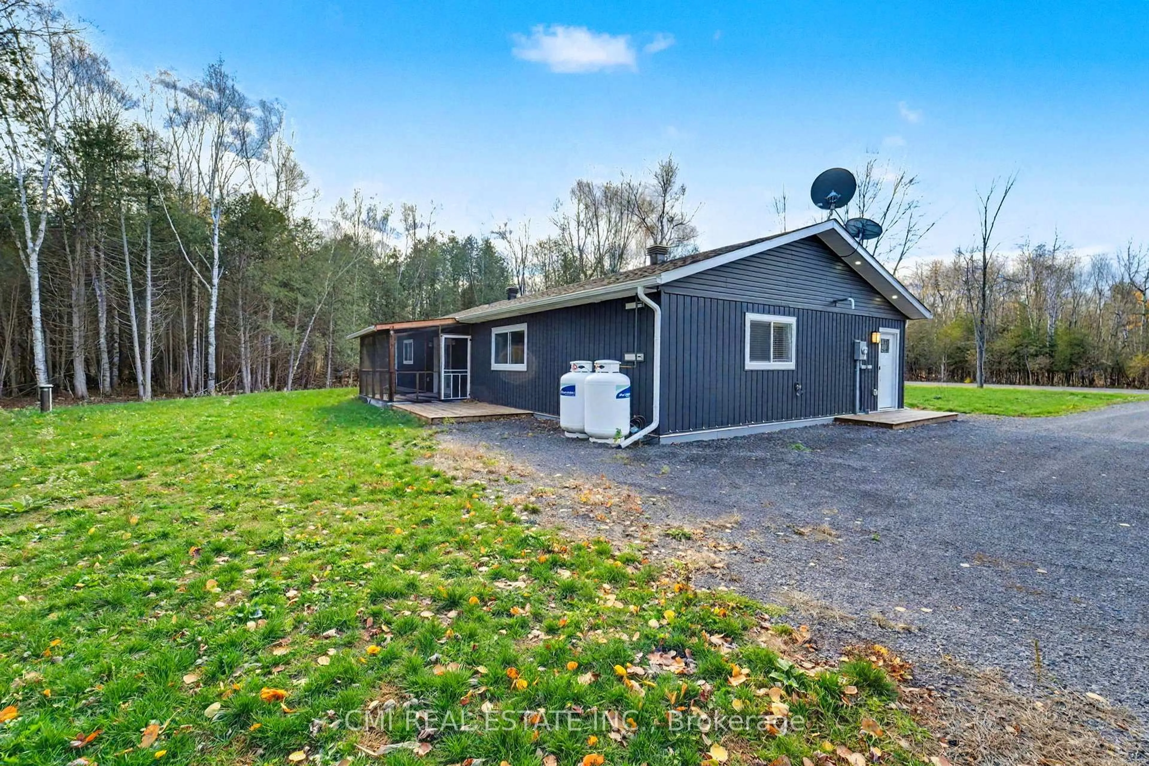 A pic from outside/outdoor area/front of a property/back of a property/a pic from drone, unknown for 16595 Willy Allan Rd, South Stormont Ontario K0C 1R0