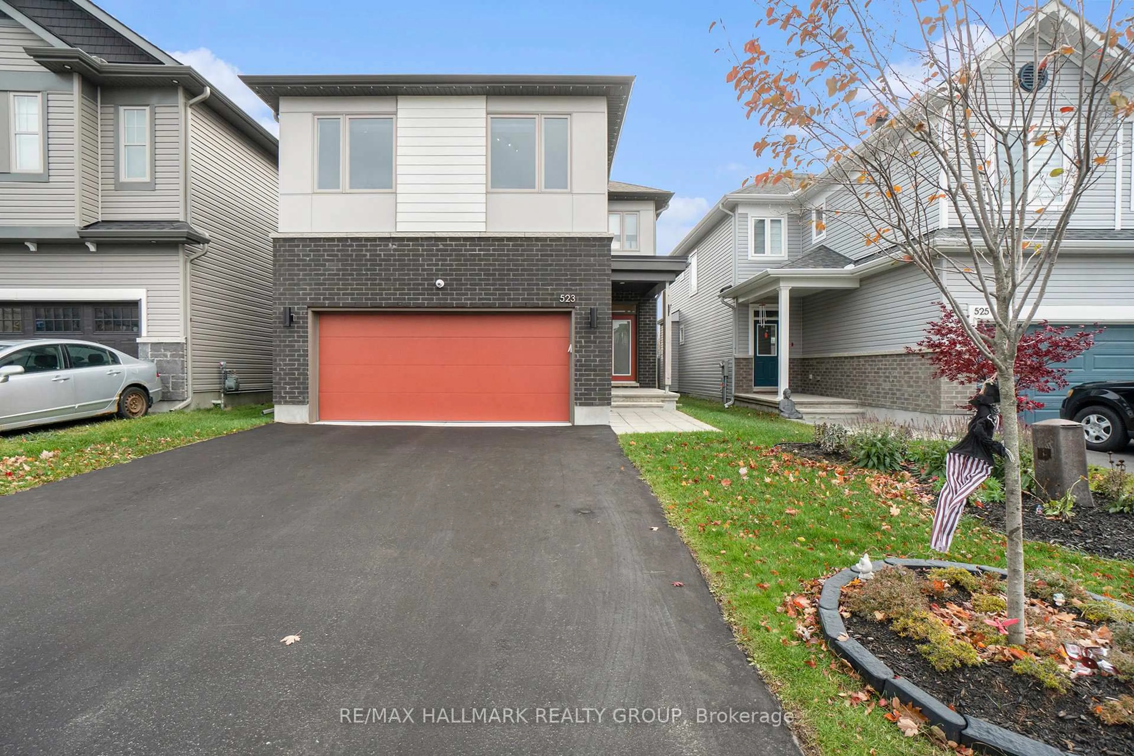 Unknown for 523 PAAKANAAK Ave, Ottawa Ontario K1X 0H2