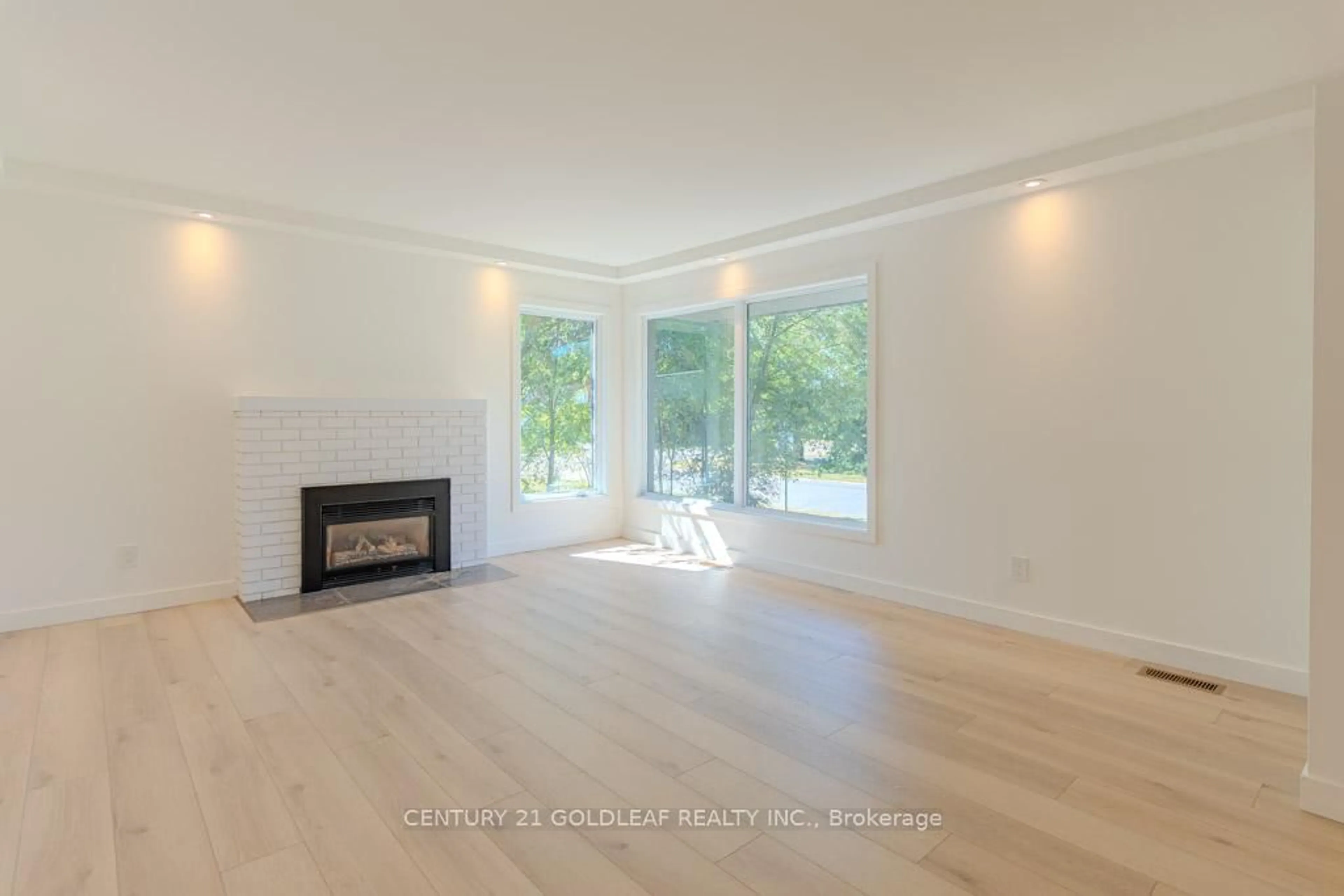 A pic of a room for 29 Crownhill St, Ottawa Ontario K1J 7K3