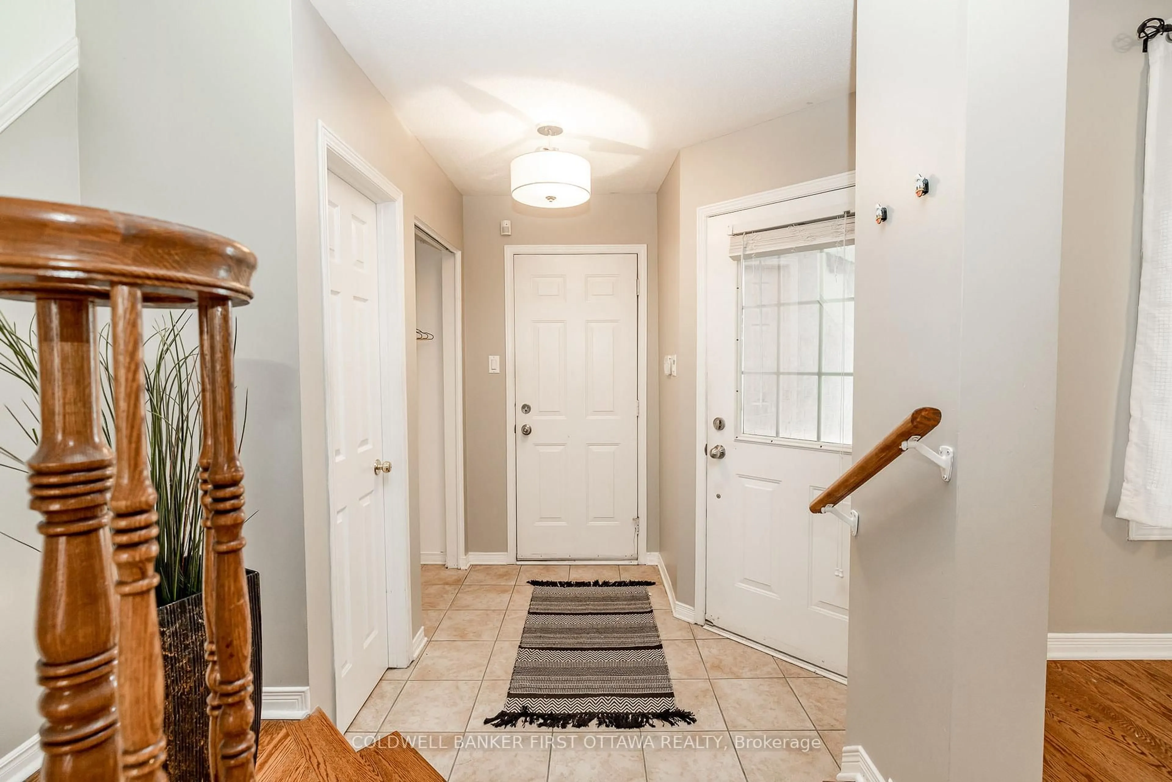Indoor entryway for 92 DEERFOX Dr, Ottawa Ontario K2J 4W9